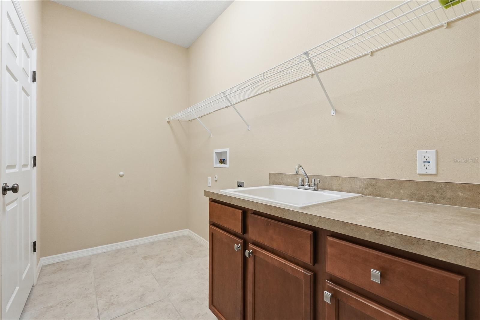 HIDDEN BAYOU TWNHMS - Residential