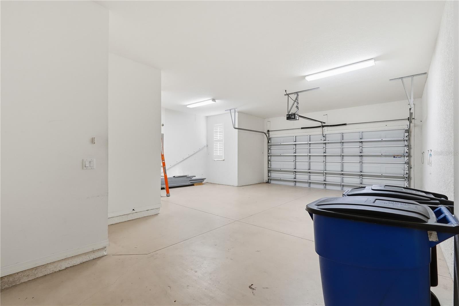 HIDDEN BAYOU TWNHMS - Residential