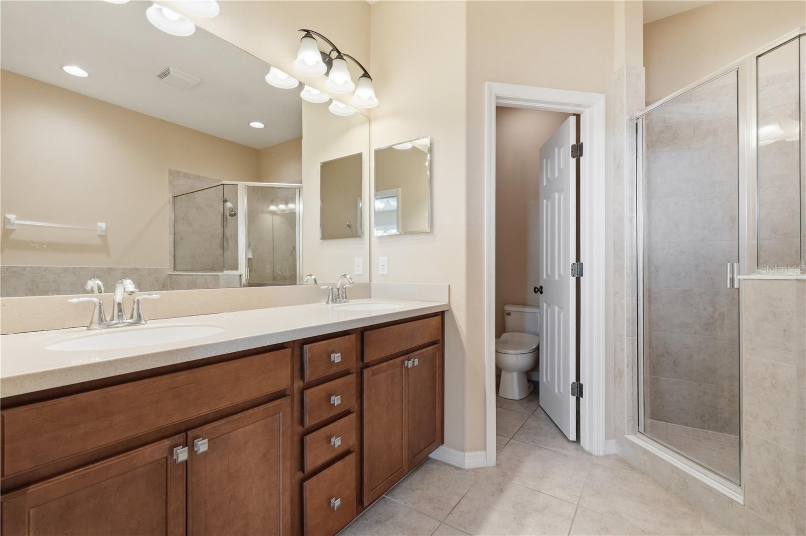 HIDDEN BAYOU TWNHMS - Residential