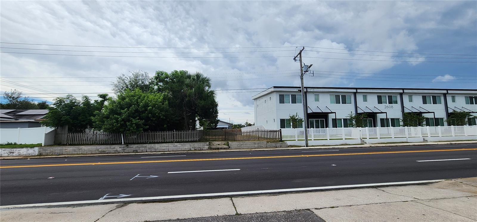 VILLA ST LOUIS - Land
