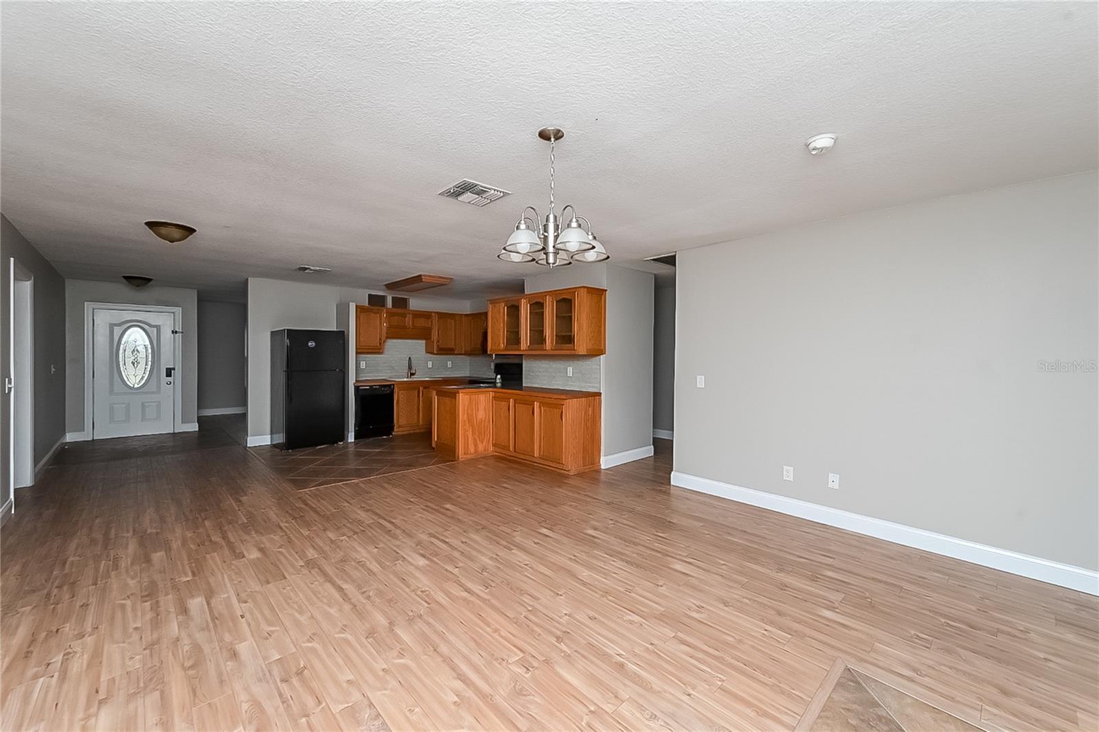 LOST LAKE PARK PH 01 - Residential Lease