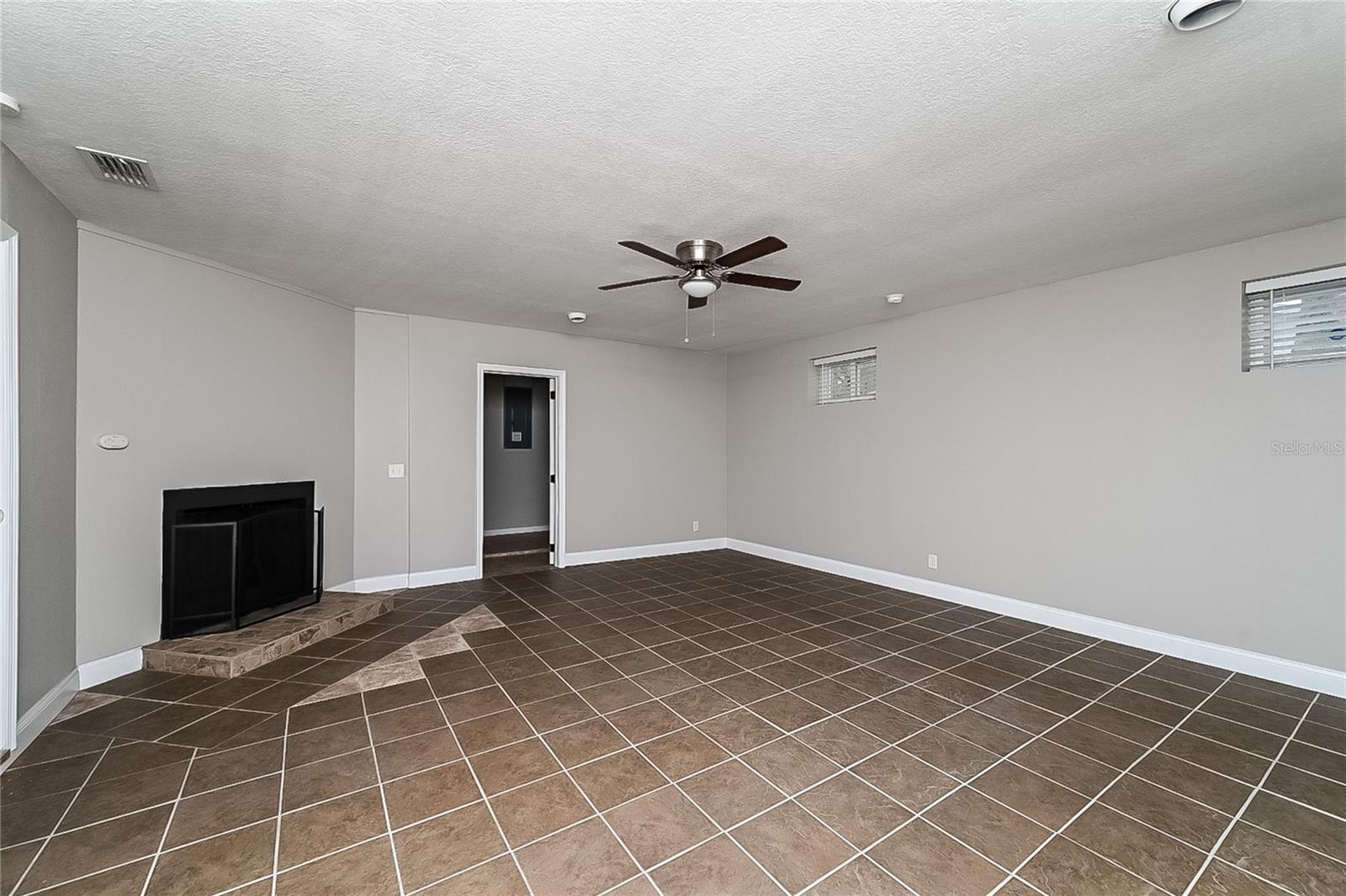 LOST LAKE PARK PH 01 - Residential Lease