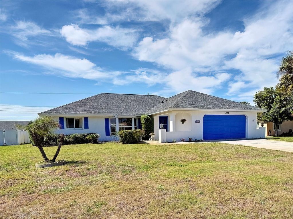 Photo of 1537 Crest Drive, Englewood, FL 34223 (MLS # N6143880)