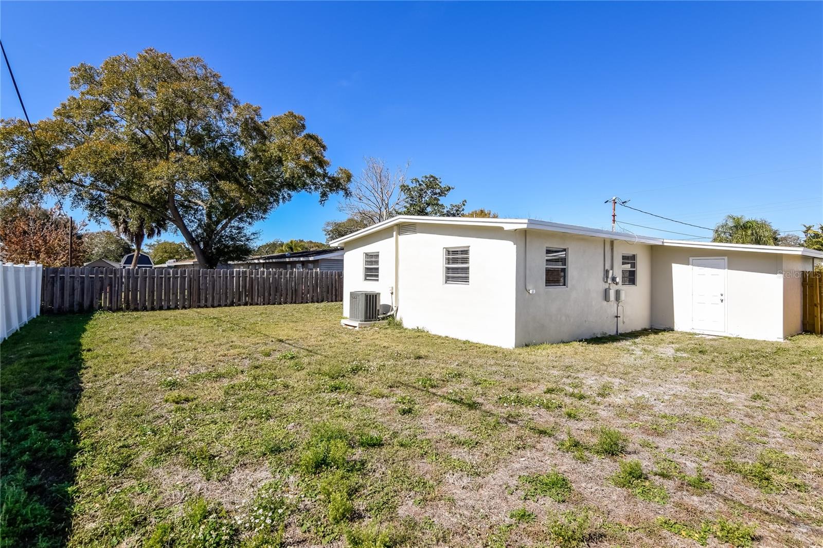 GANDY GARDENS 5 - Residential Lease