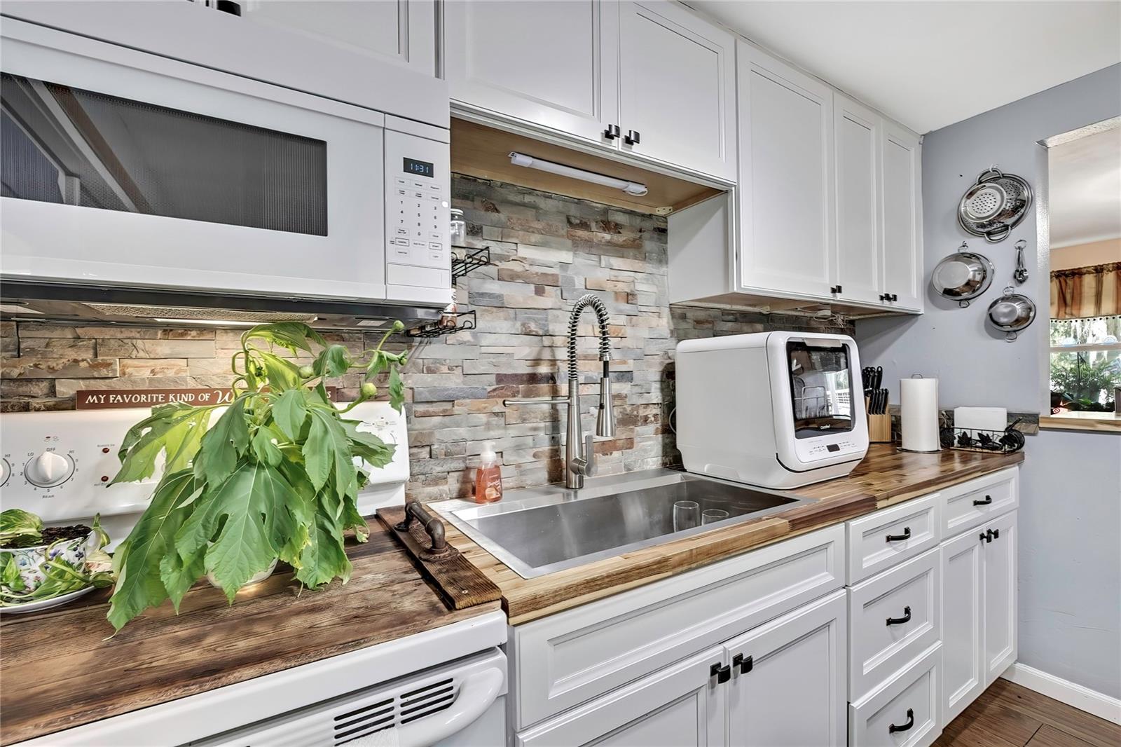 ZAN MAR VILLAGE UNIT 01 - Residential