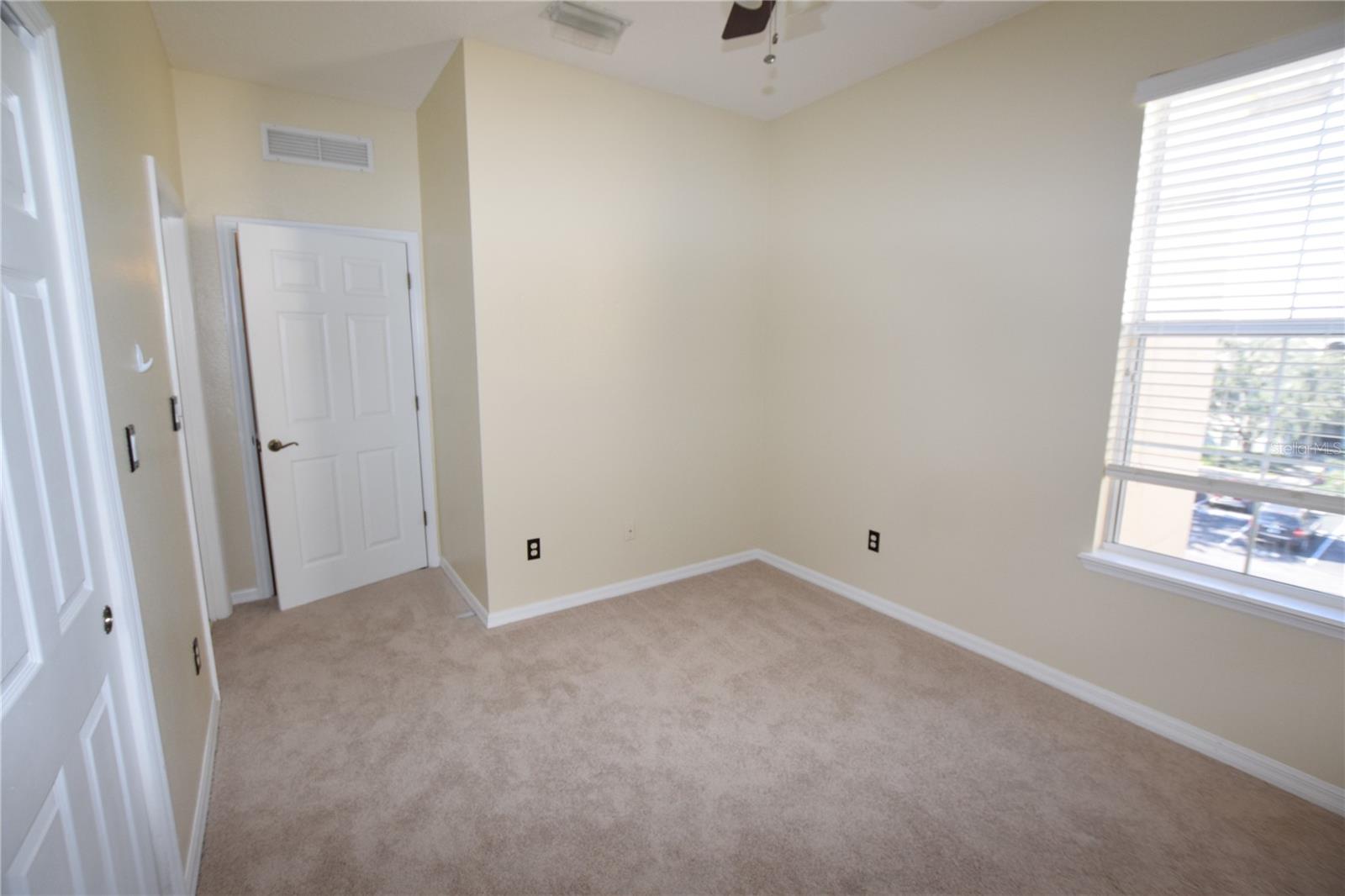 LAKESIDE/LKS/WINDERMERE - Residential Lease