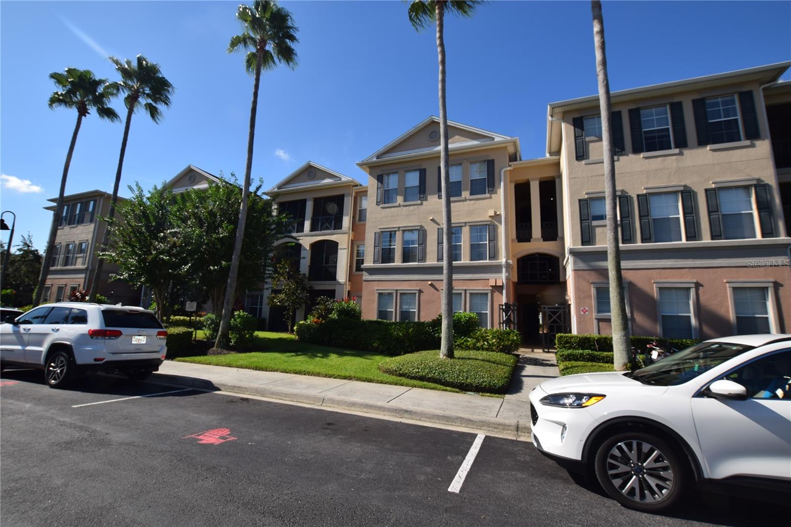 LAKESIDE/LKS/WINDERMERE - Residential Lease