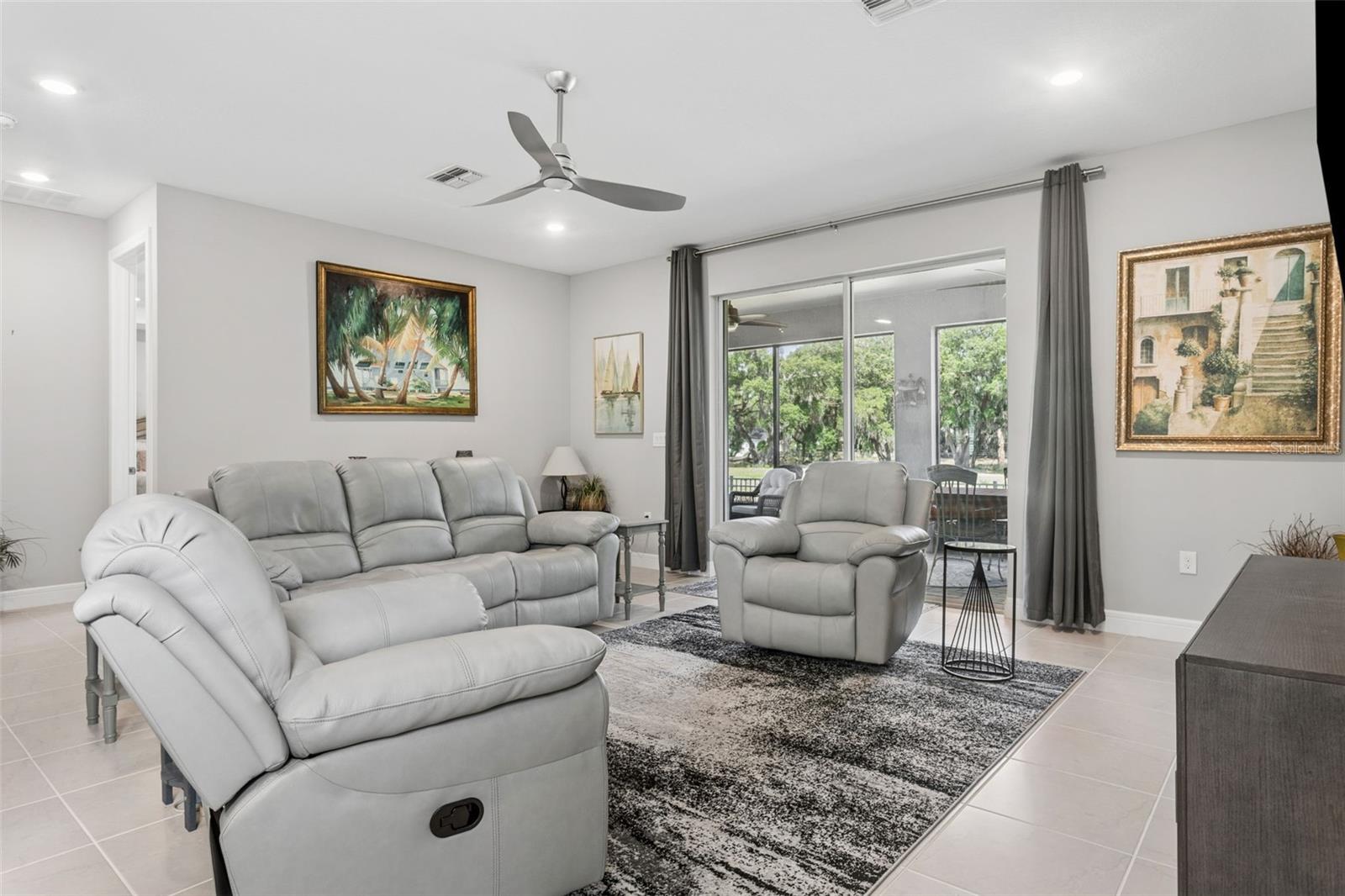 OAKS OF PASCO - Residential