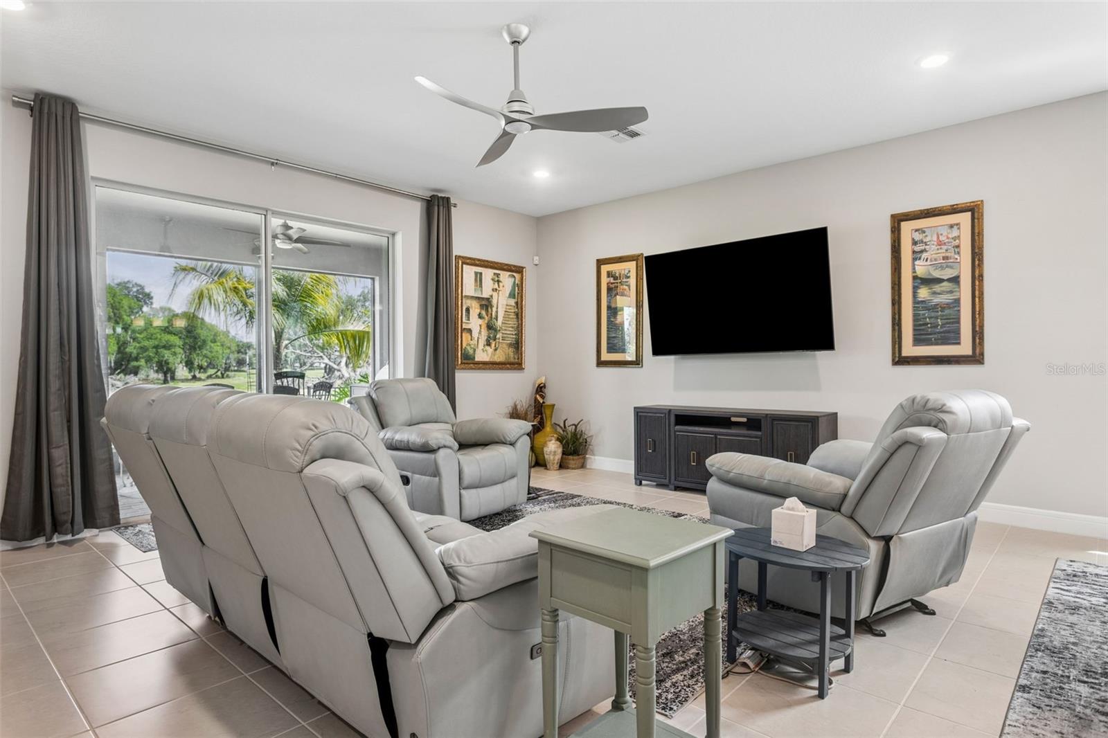 OAKS OF PASCO - Residential