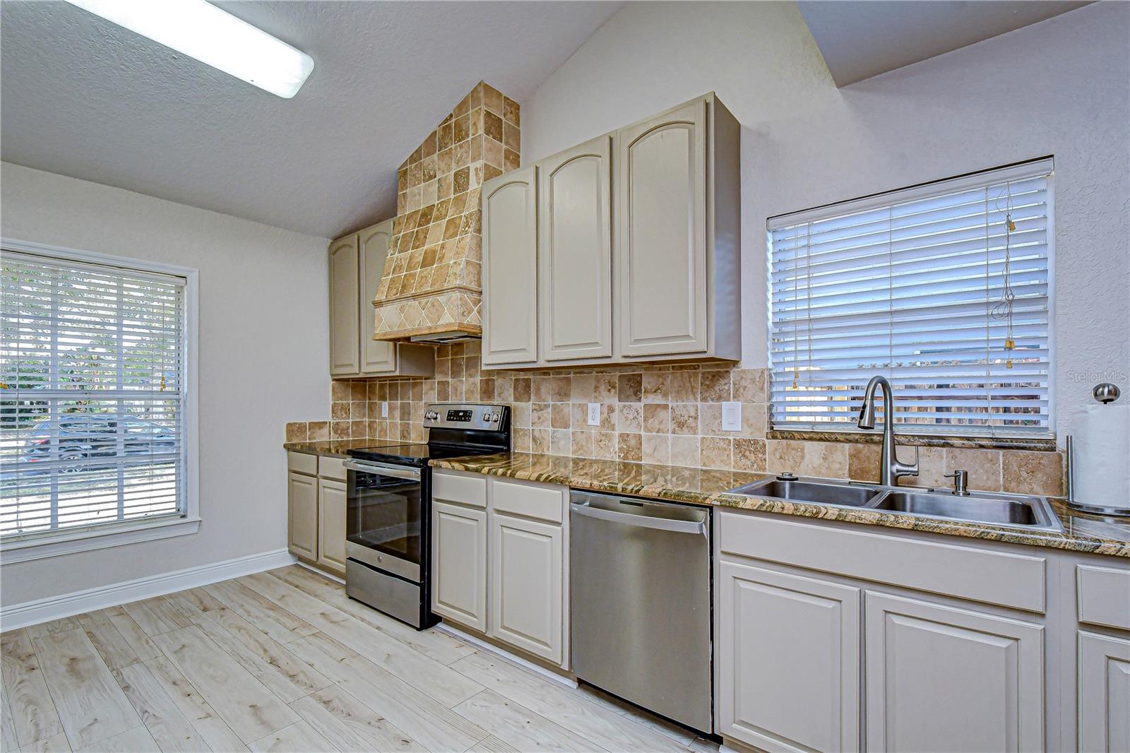 FAWN RIDGE VILLAGE D UN 1 - Residential