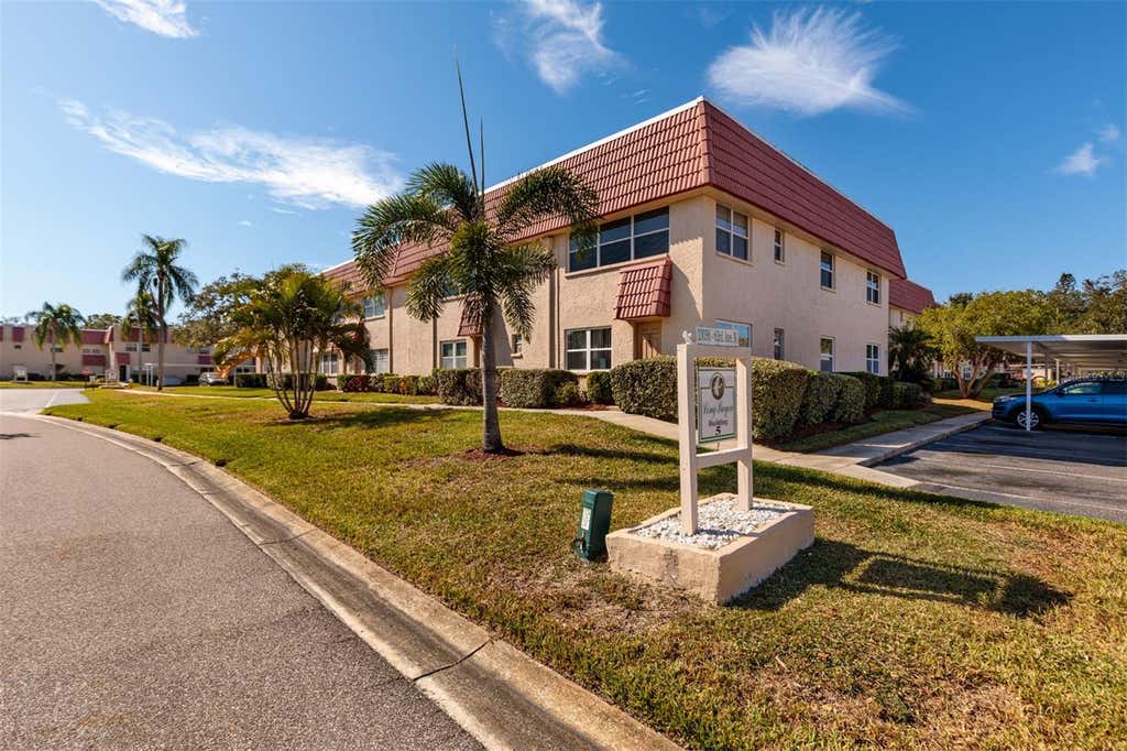 Photo of 10036 63rd Avenue N #17, St Petersburg, FL 33708 (MLS # TB8541003)