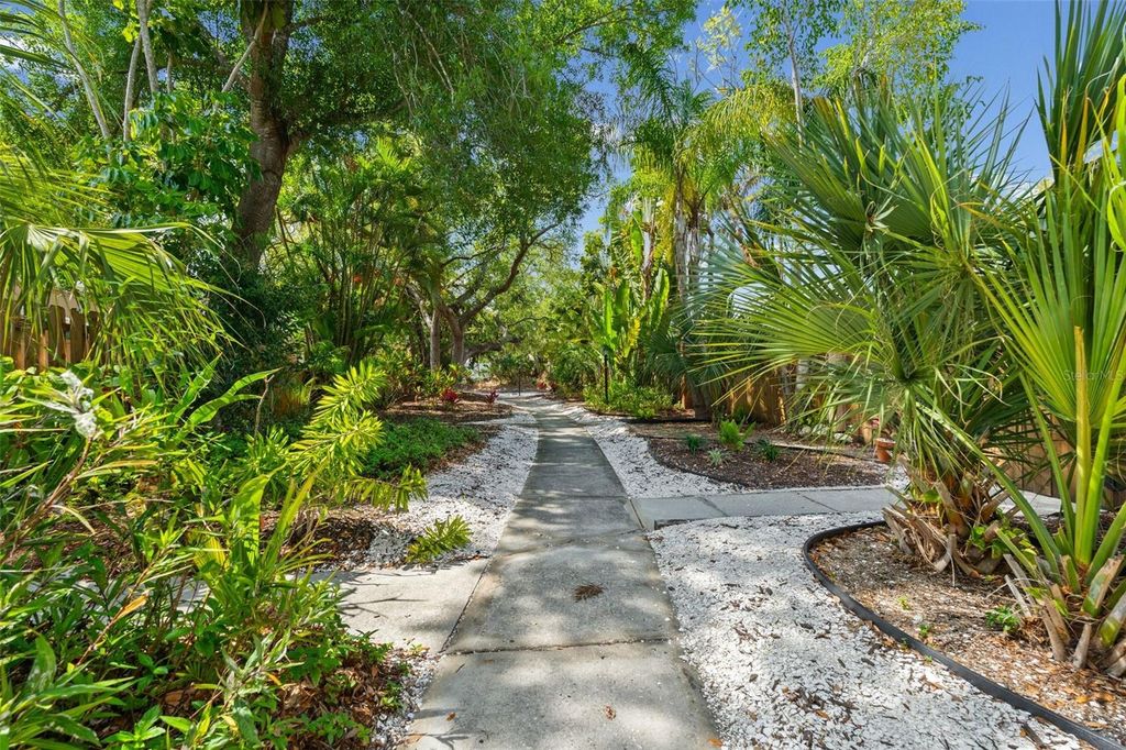 Photo of 500 N Jefferson Avenue #H1, Sarasota, FL 34237 (MLS # A4691099)