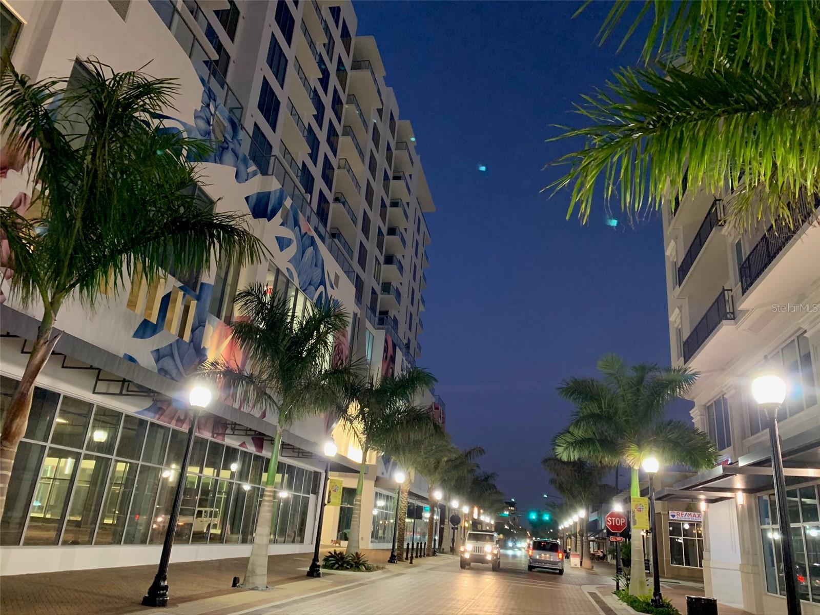 VILLAGEWALK - Residential