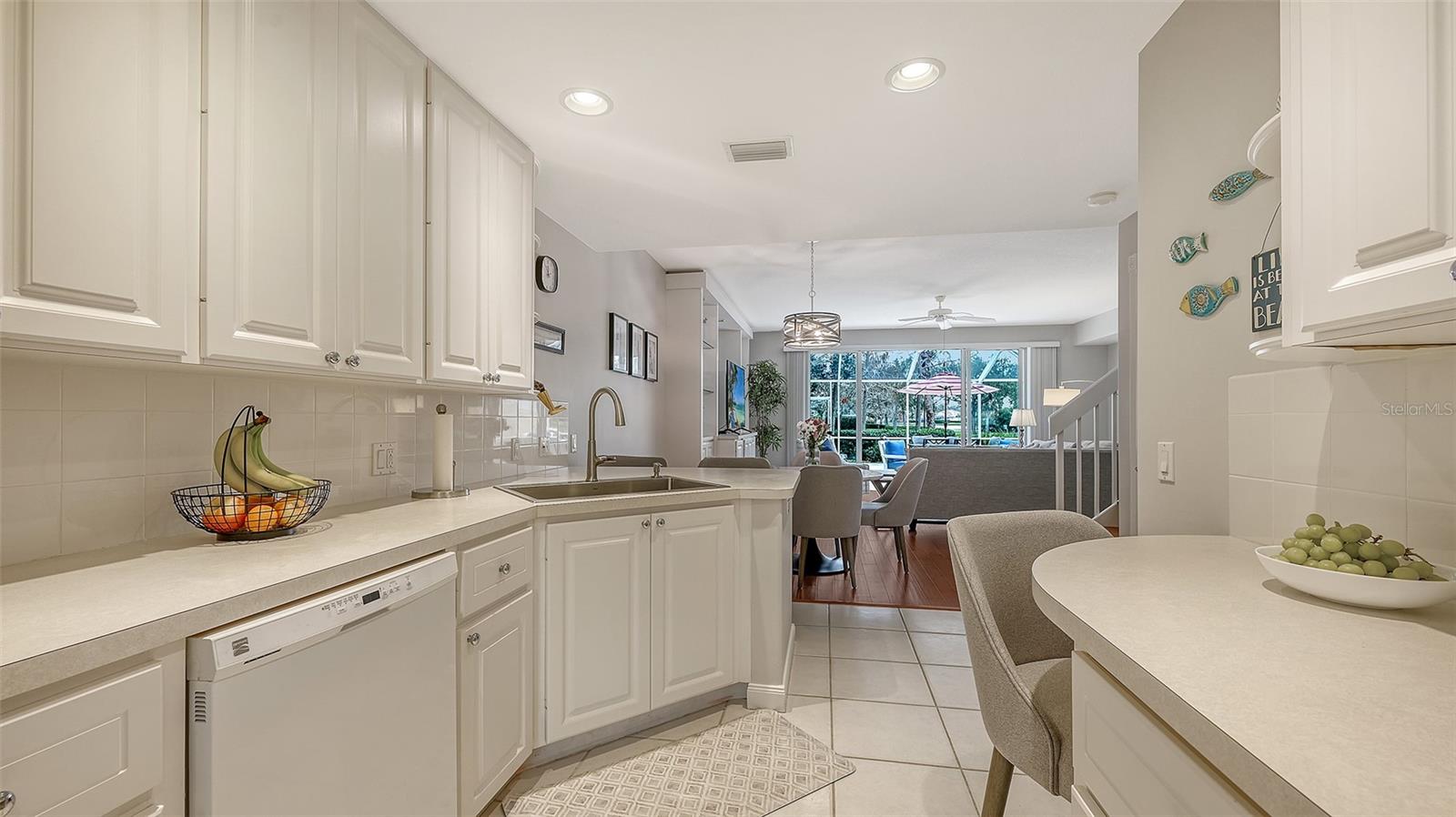 VILLAGEWALK - Residential