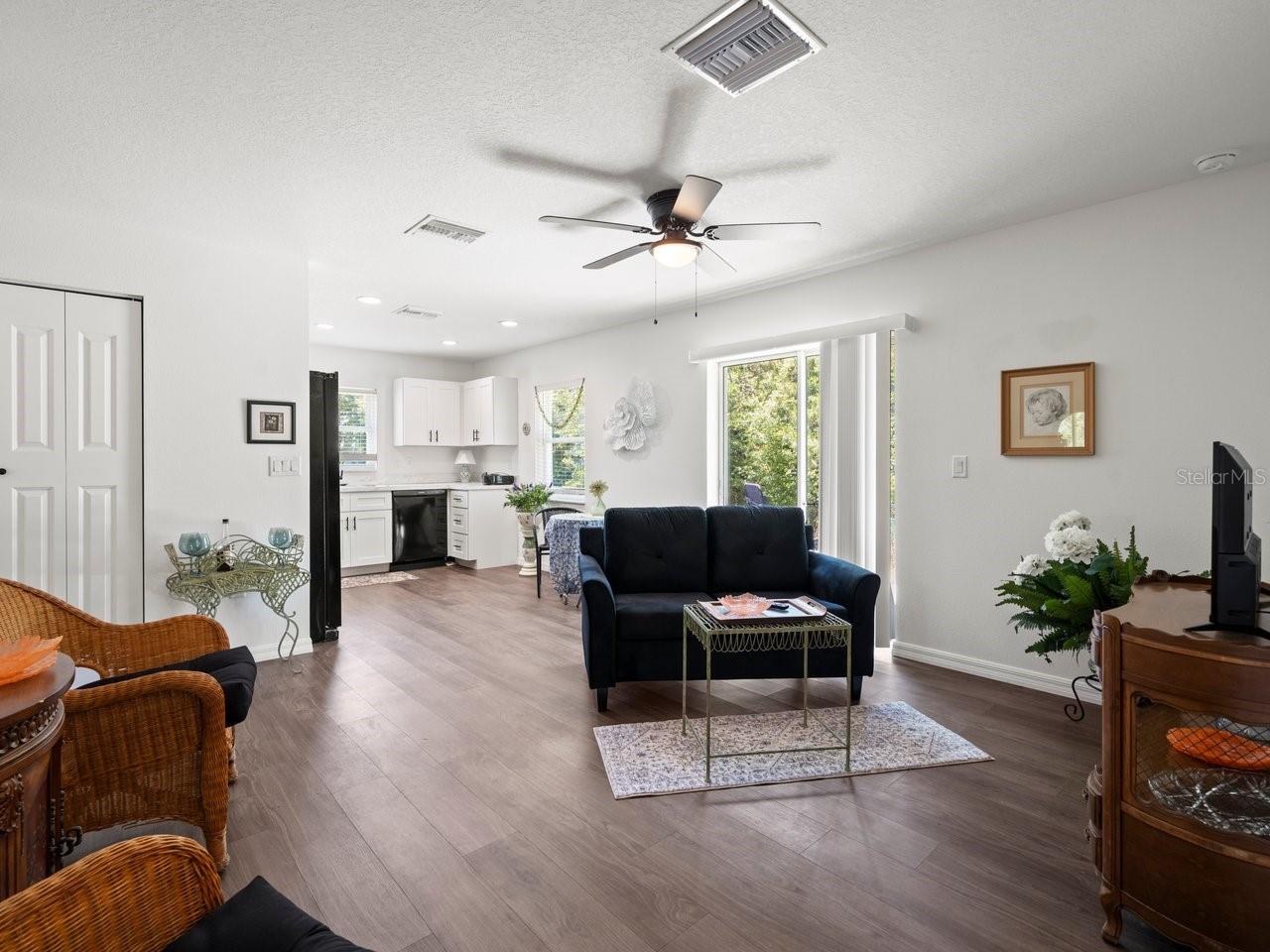 SPRING HILL - Residential