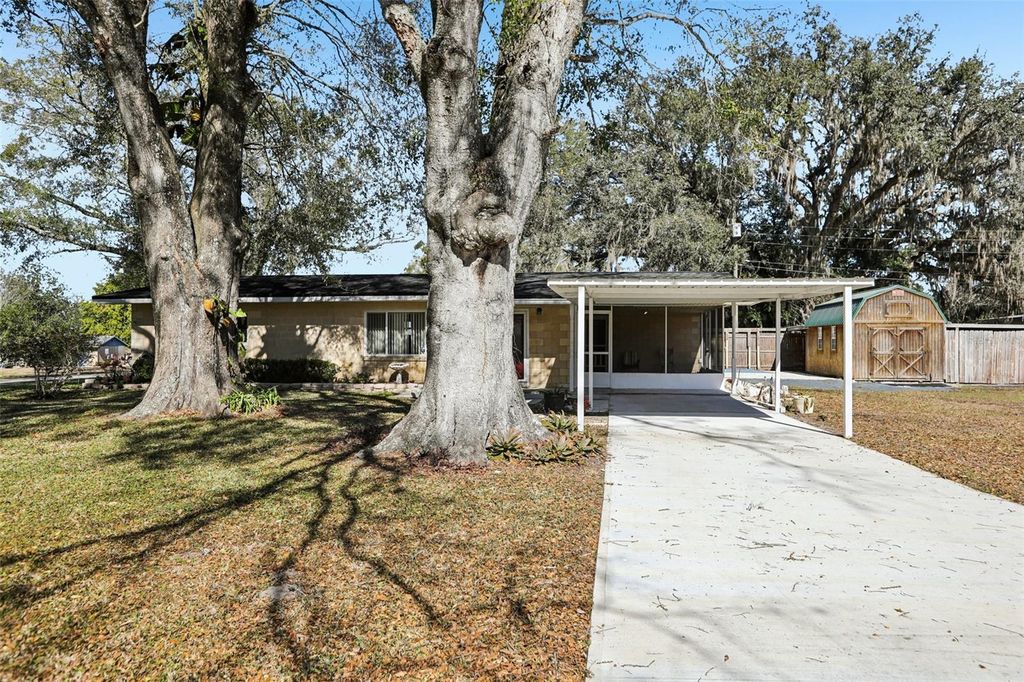 Photo of 33137 Cercelia Road, Dade City, FL 33523 (MLS # TB8467036)