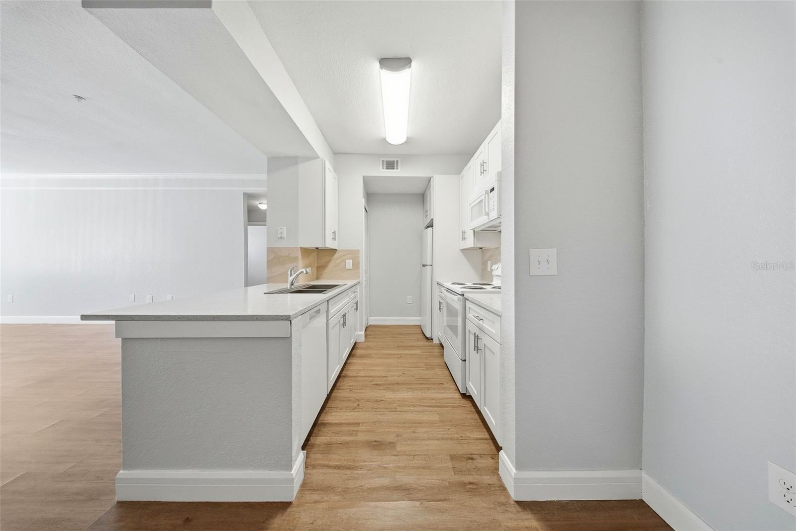 JADE AT TAMPA PALMS A CONDOMIN - Residential