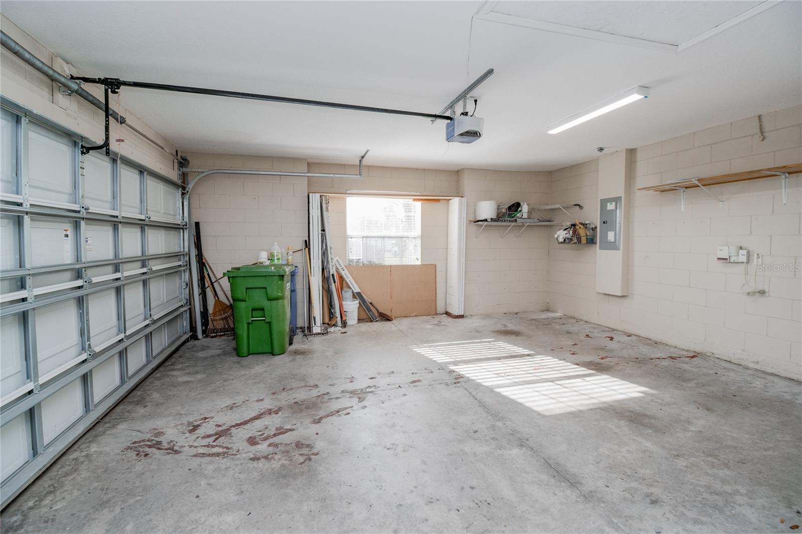 TRADITIONS PH 01 - Residential