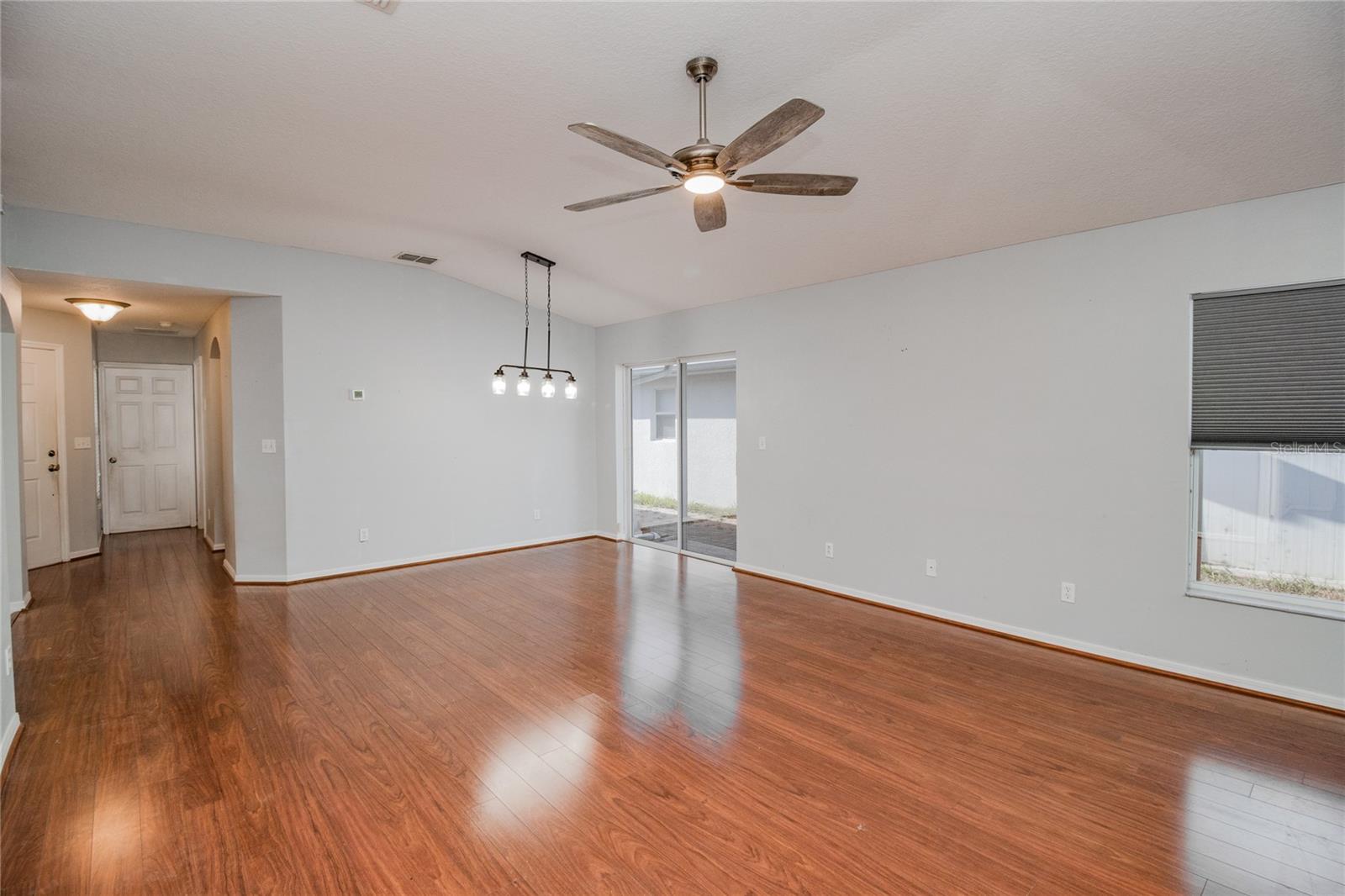 TRADITIONS PH 01 - Residential