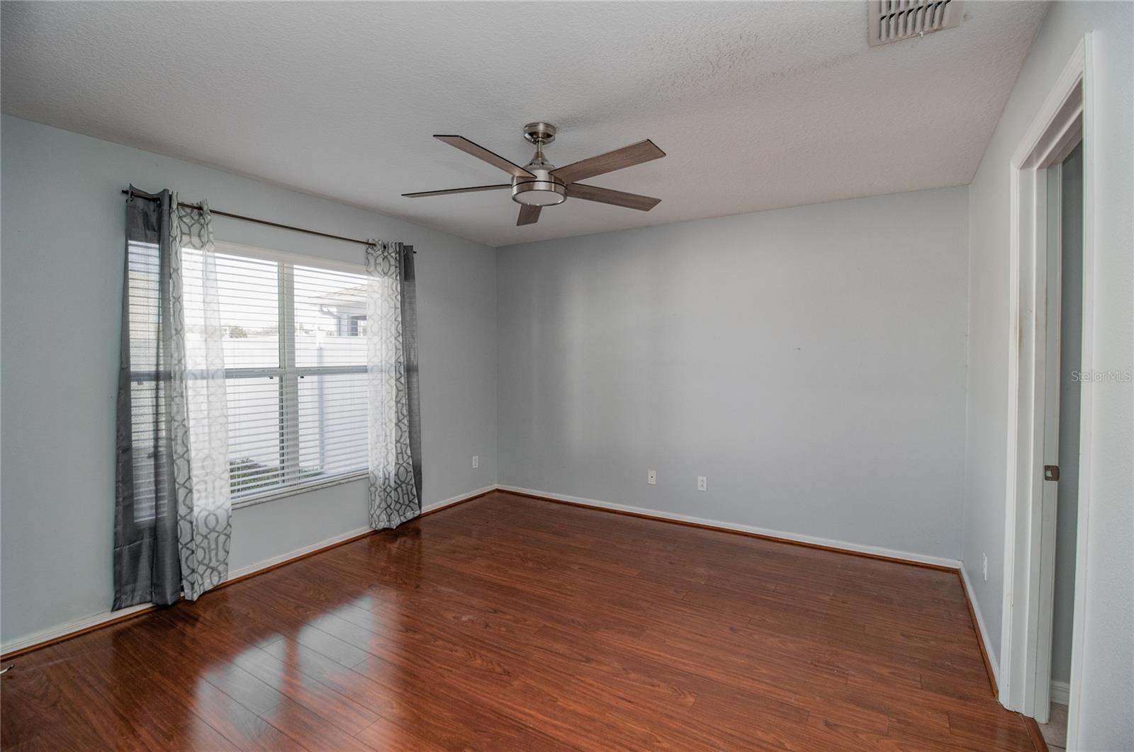 TRADITIONS PH 01 - Residential