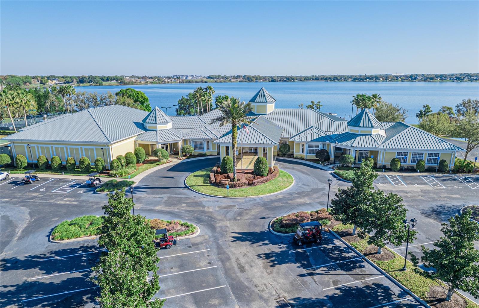 TRADITIONS PH 01 - Residential