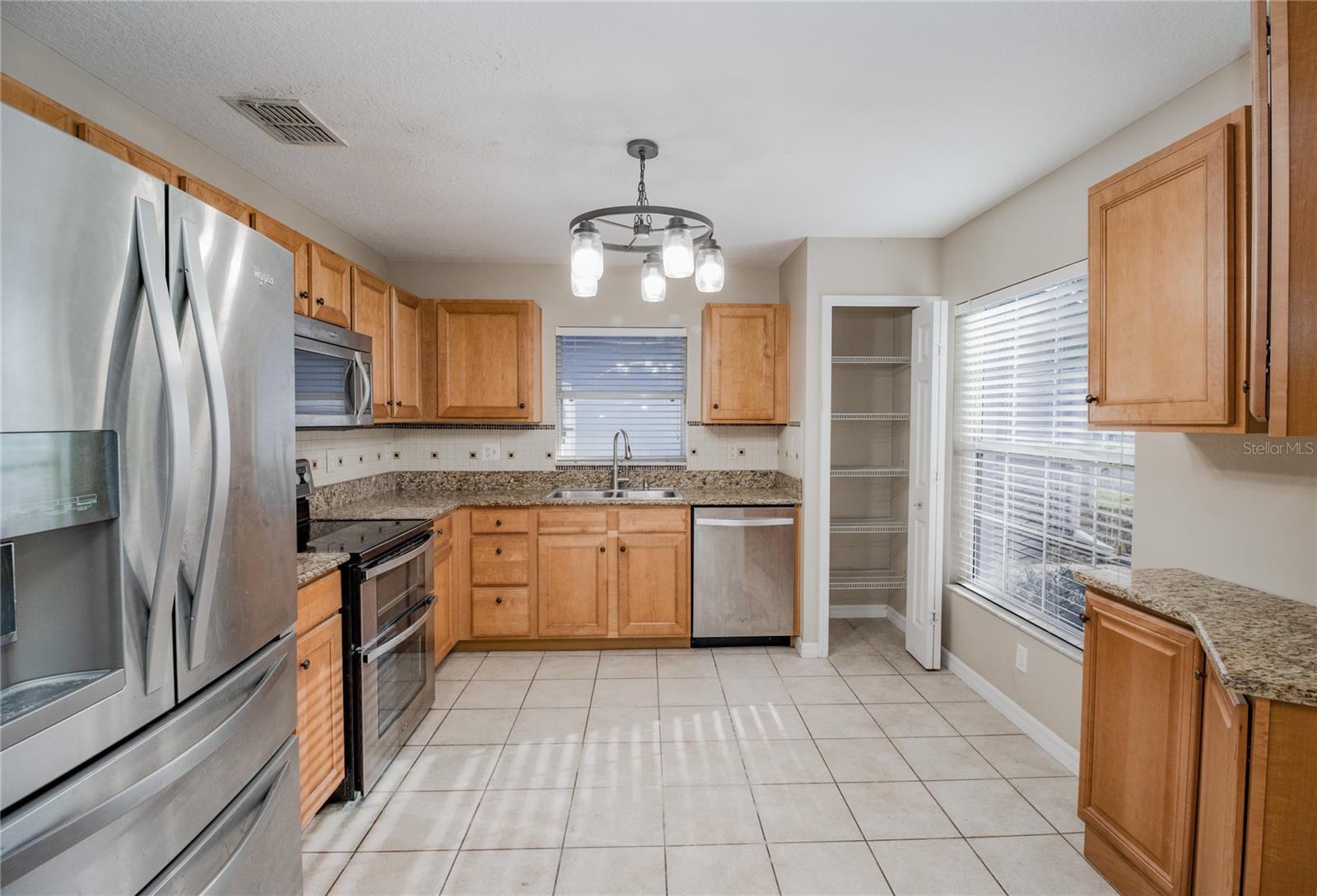 TRADITIONS PH 01 - Residential