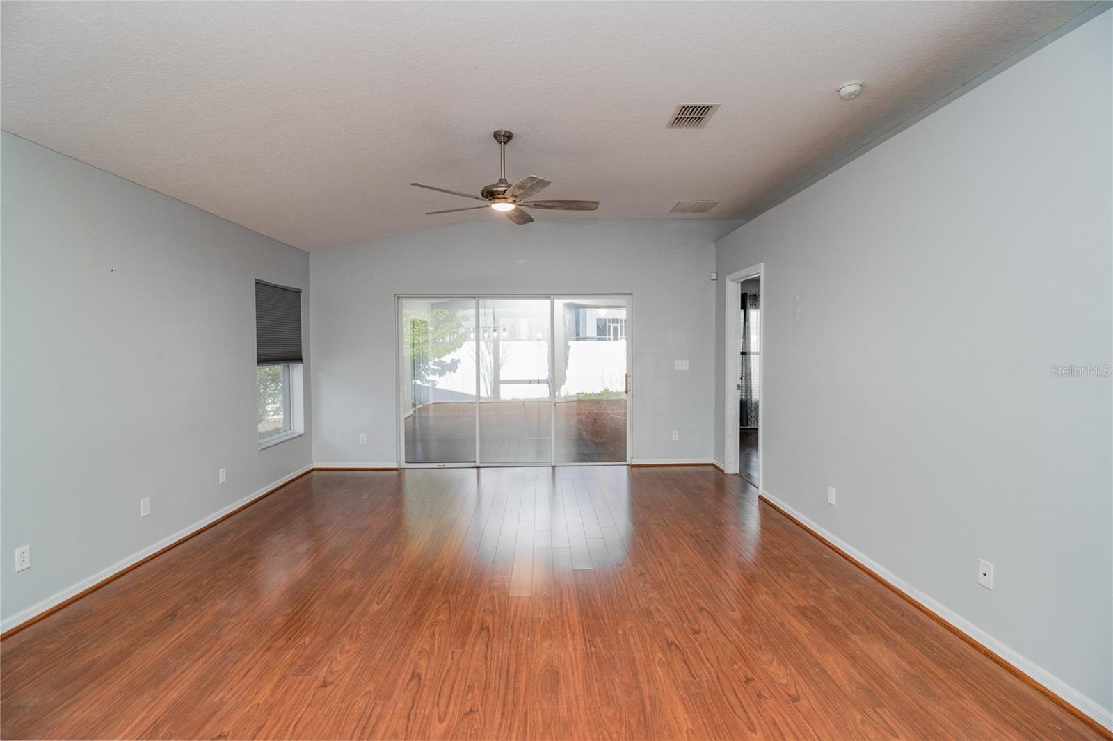 TRADITIONS PH 01 - Residential