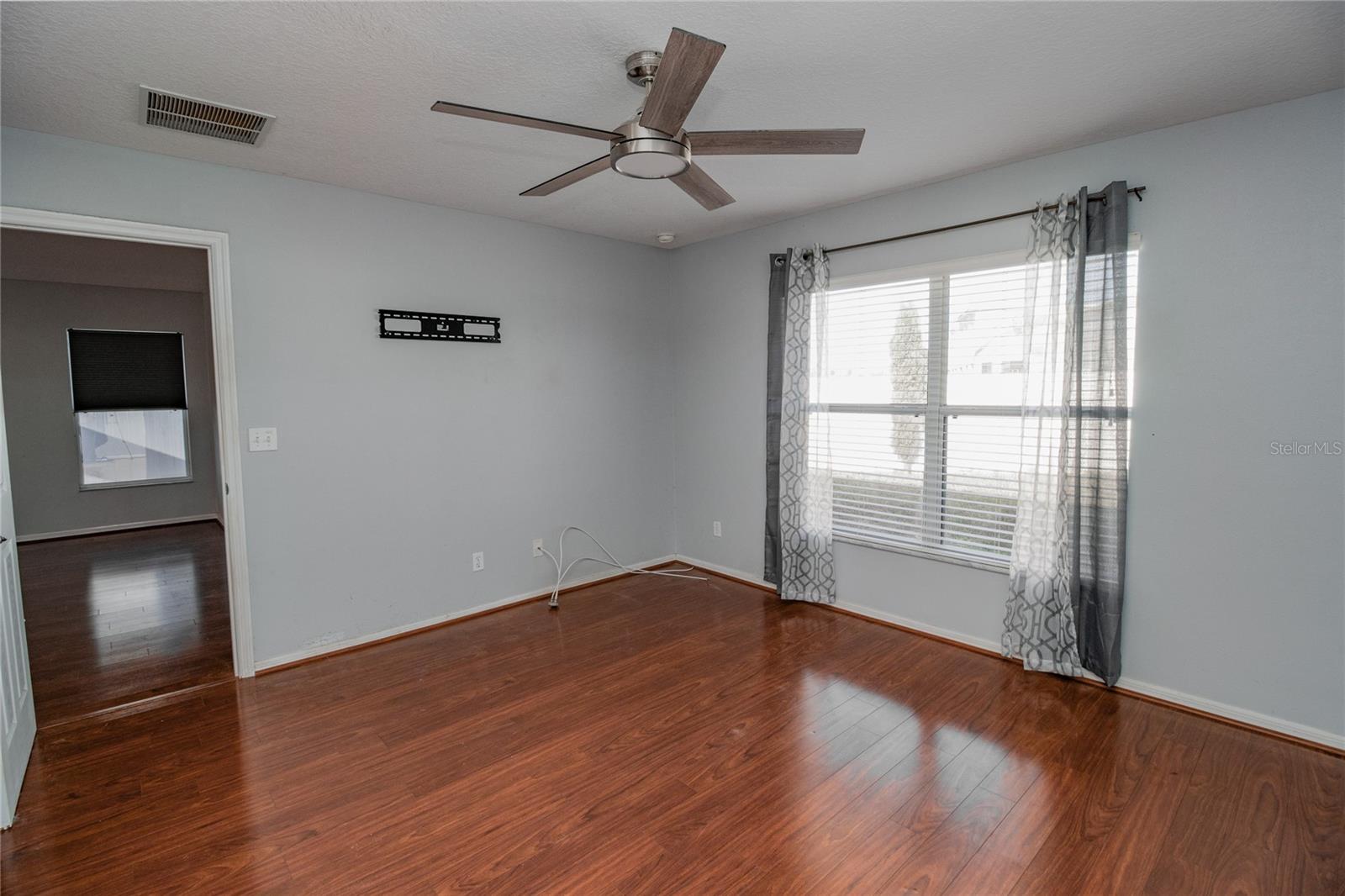 TRADITIONS PH 01 - Residential