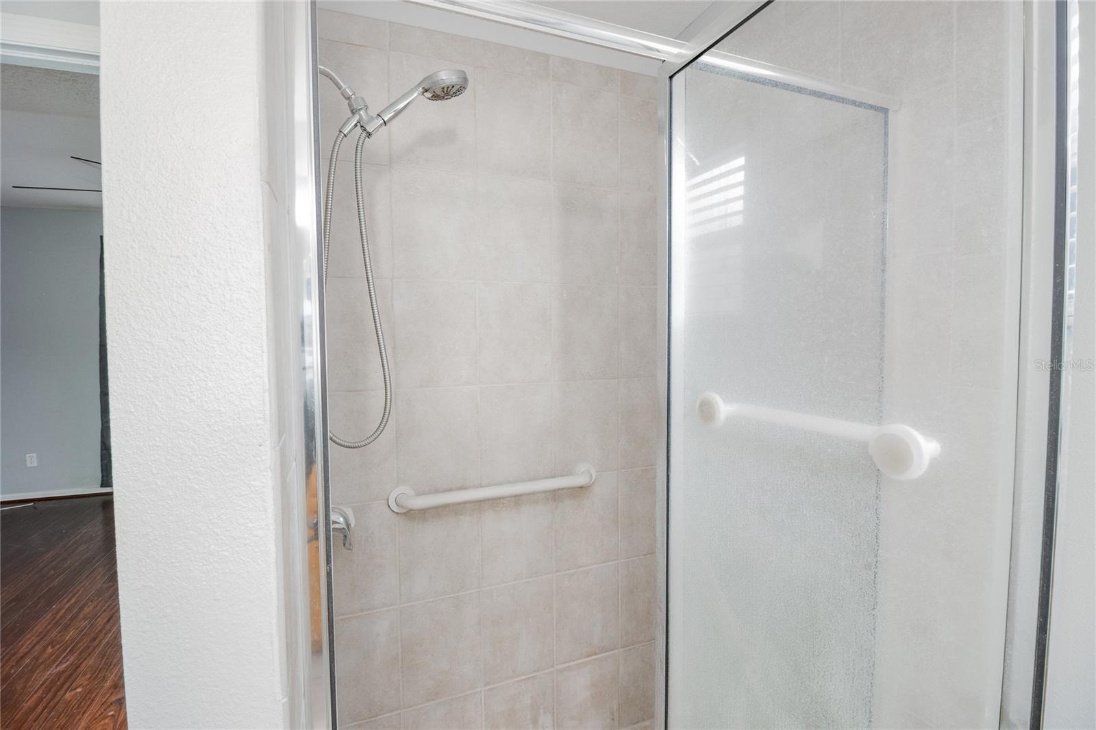 TRADITIONS PH 01 - Residential