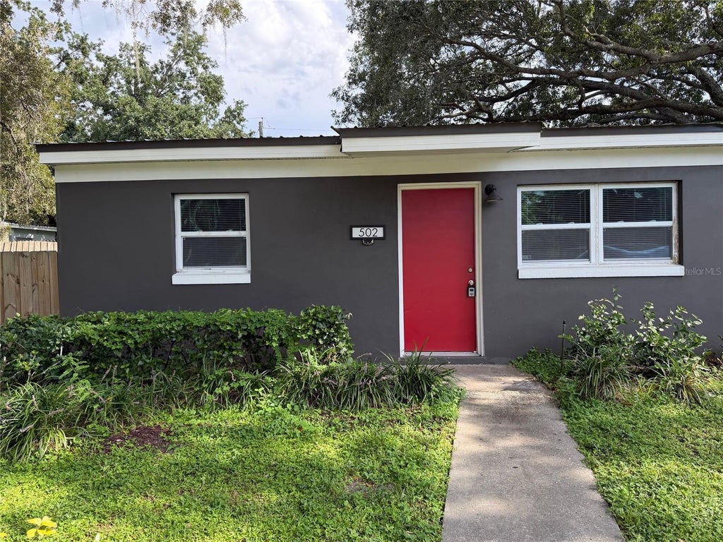 Photo of 502 Varsity Street, Winter Garden, FL 34787 (MLS # O6433127)