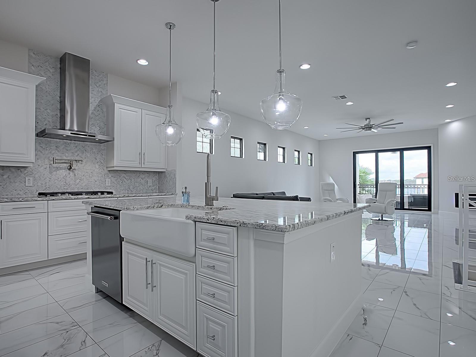 7661 TOSCANA BOULEVARD