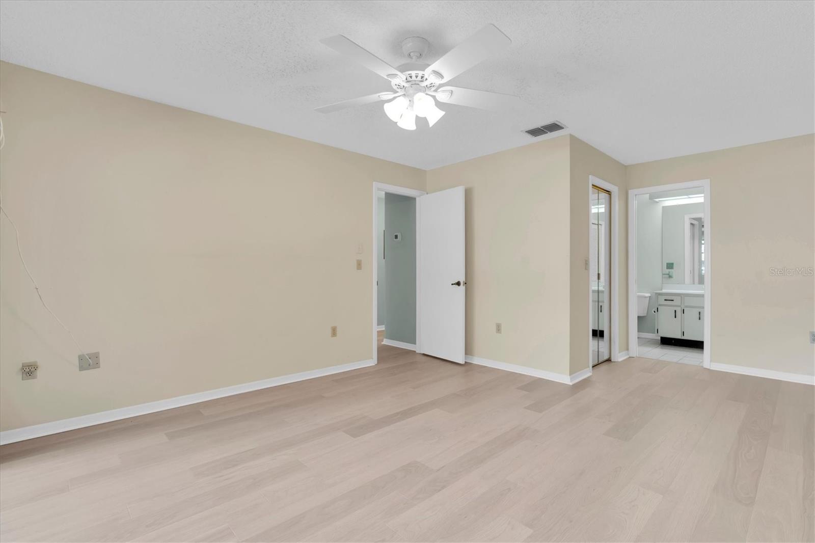 VILLAS OF LAKE ARBOR - Residential