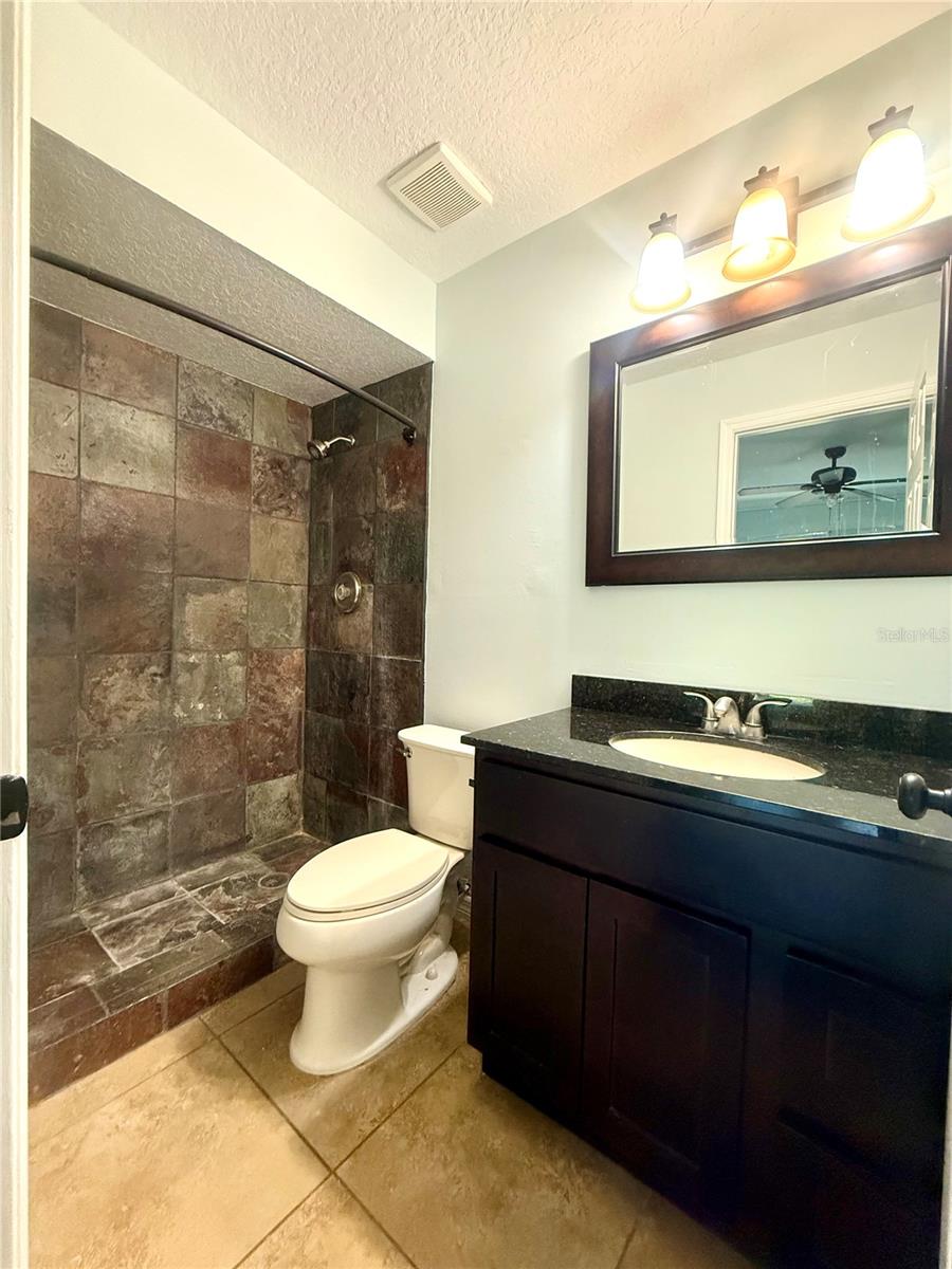 VILLAS OF LAKE MARY - Residential Lease