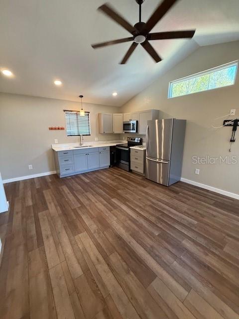 ST PETERSBURG INVESTMENT CO SUB - Residential Lease