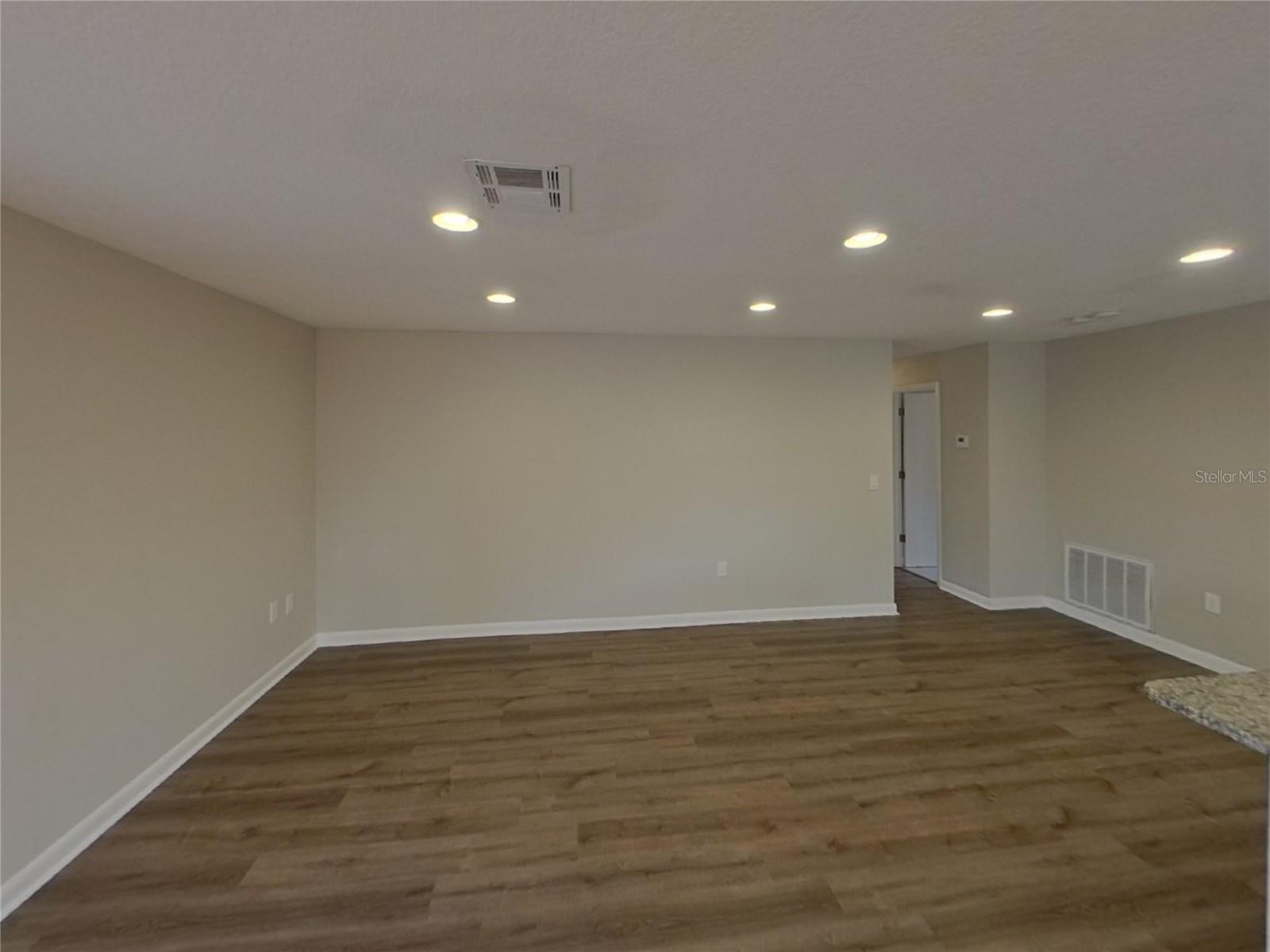 HIGHLAND CREST 2 - Residential Lease