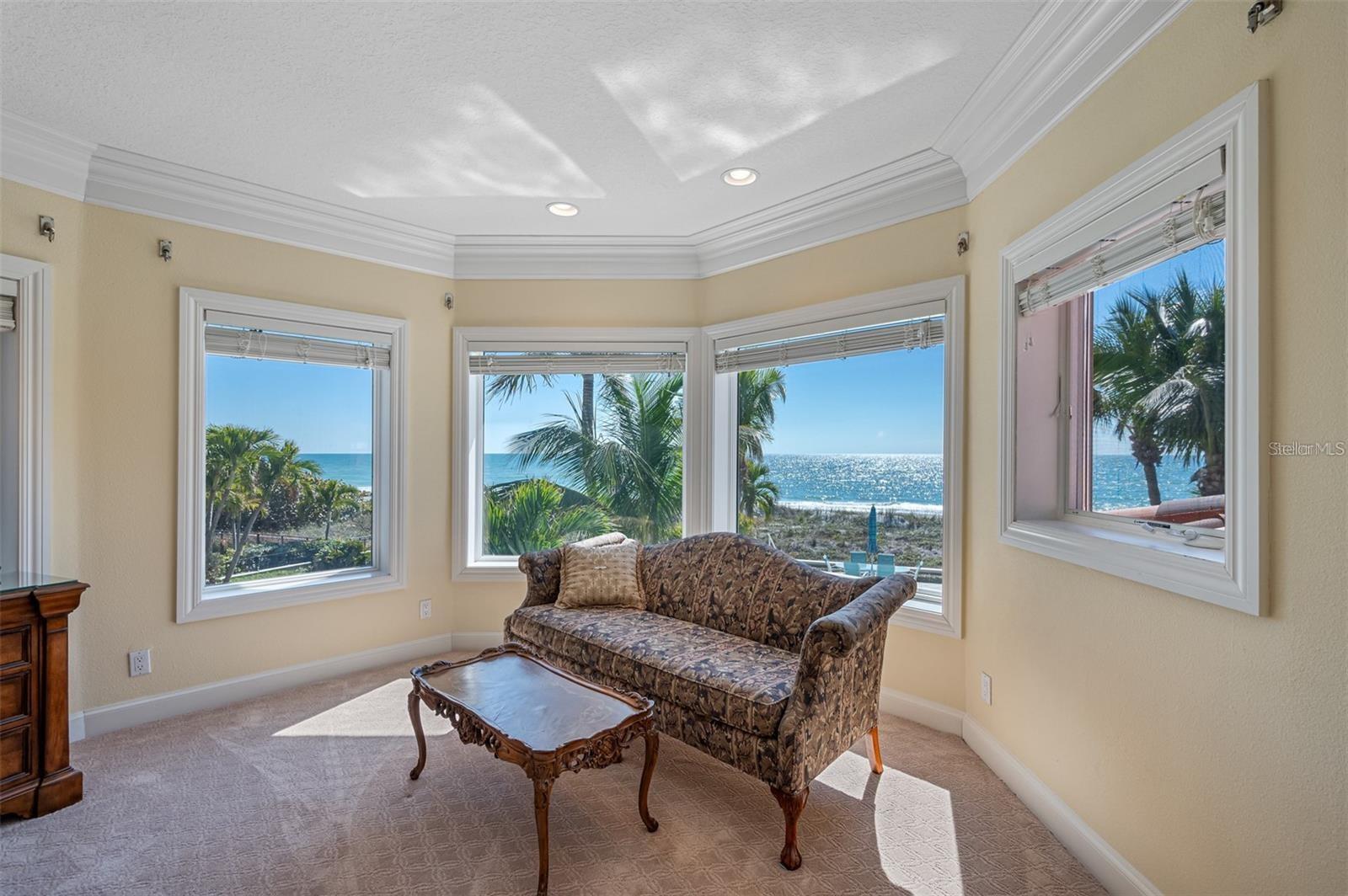 LONE PALM BEACH - Residential