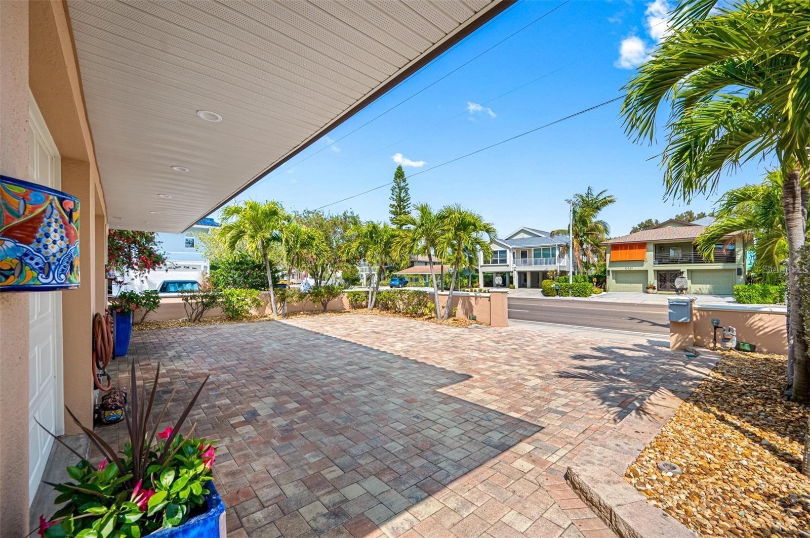 LONE PALM BEACH - Residential