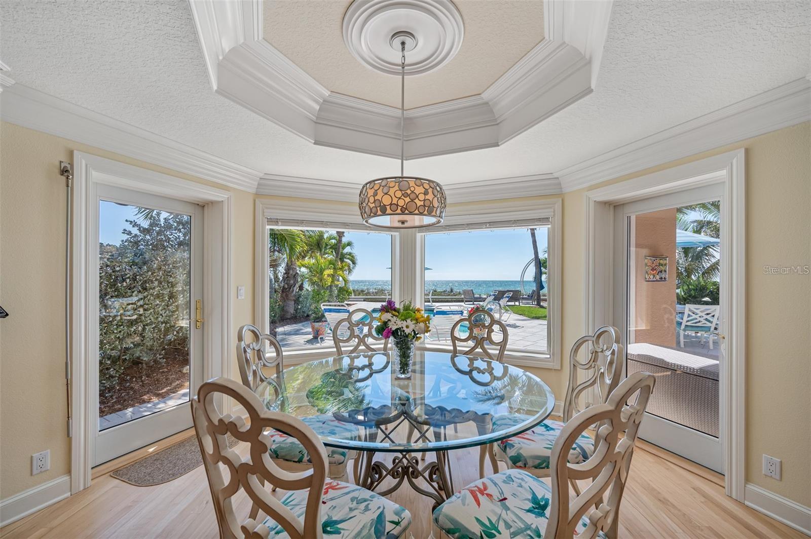 LONE PALM BEACH - Residential