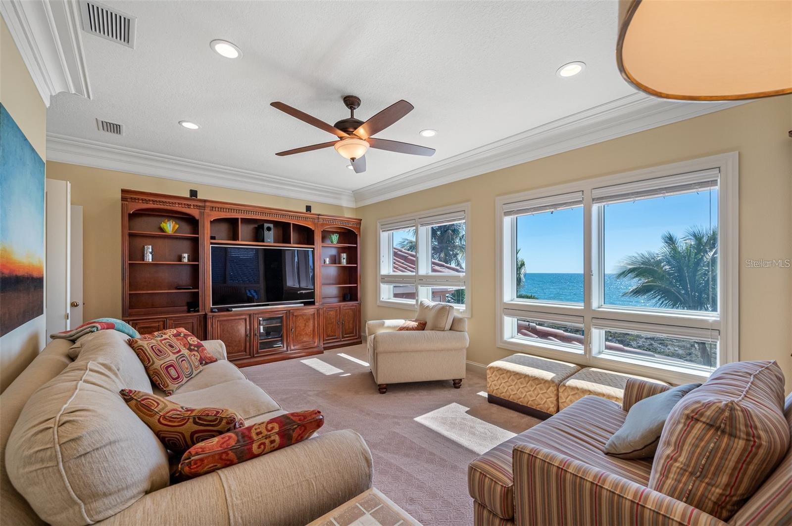 LONE PALM BEACH - Residential