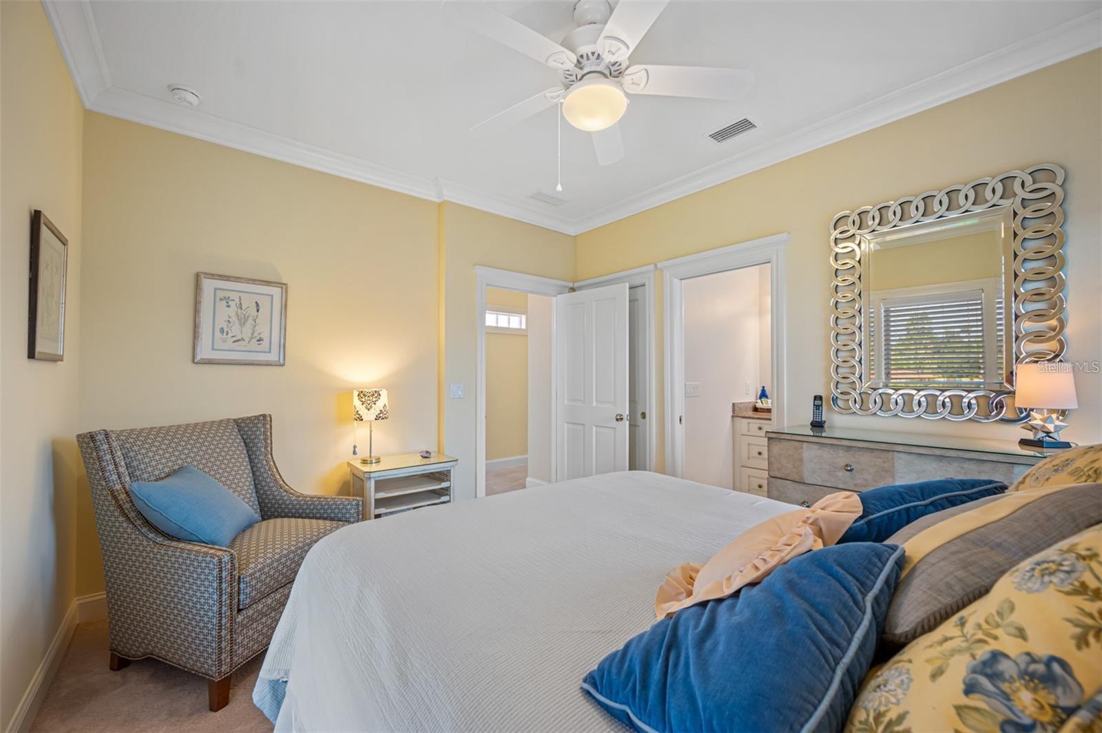 LONE PALM BEACH - Residential