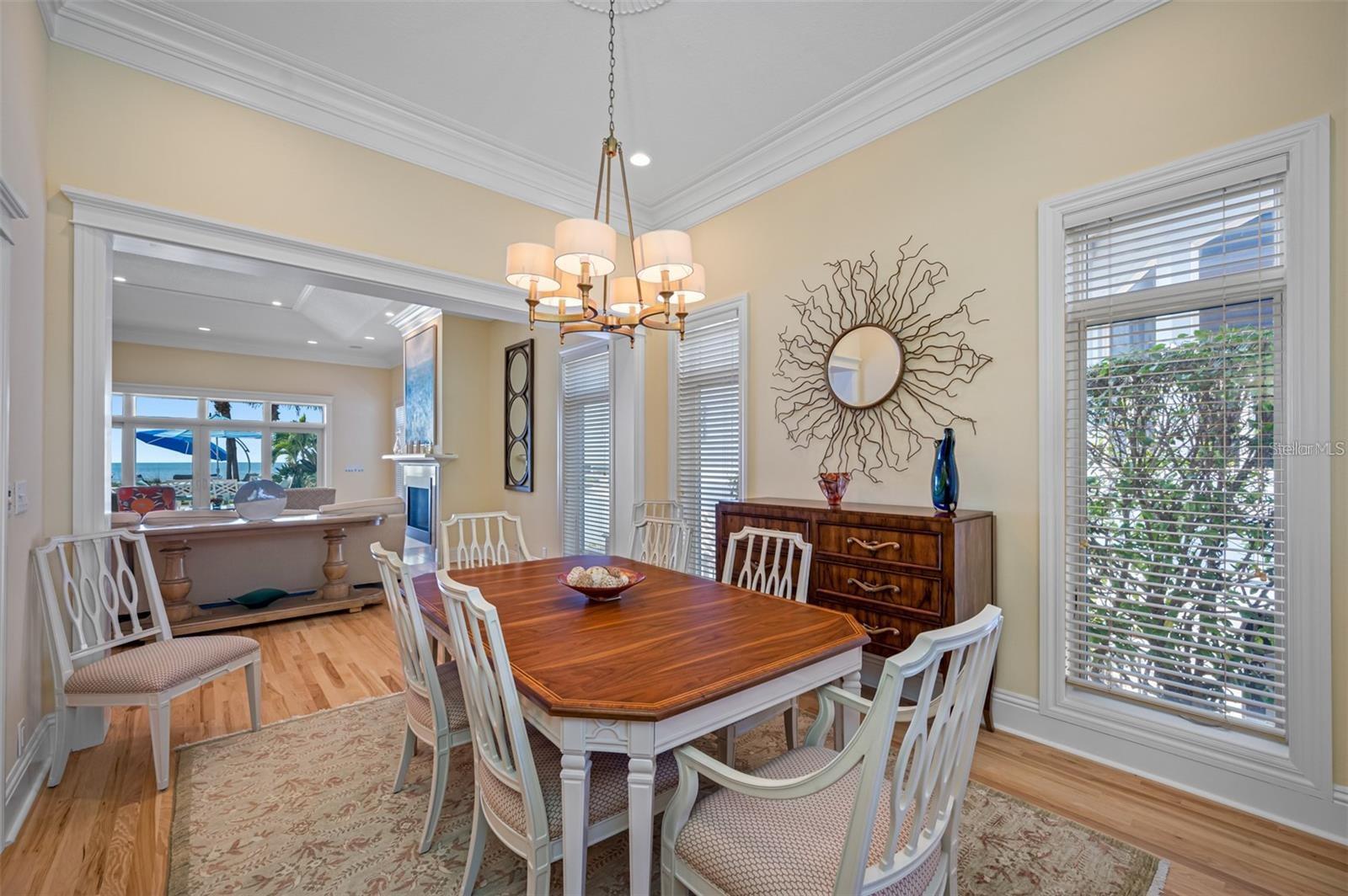 LONE PALM BEACH - Residential