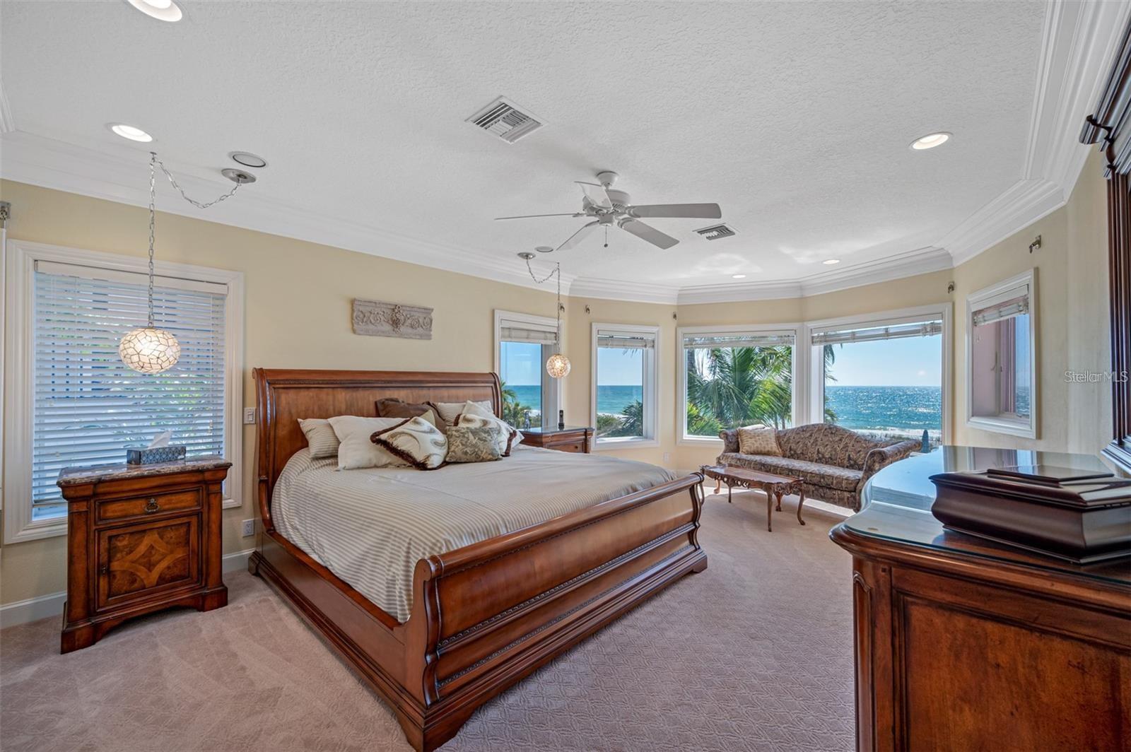 LONE PALM BEACH - Residential