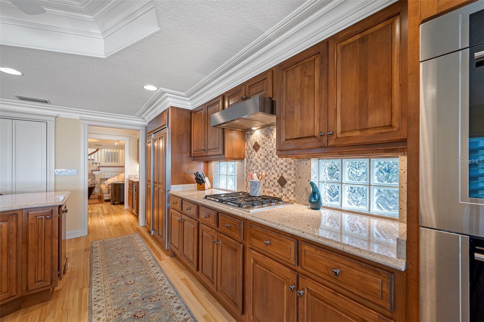 LONE PALM BEACH - Residential