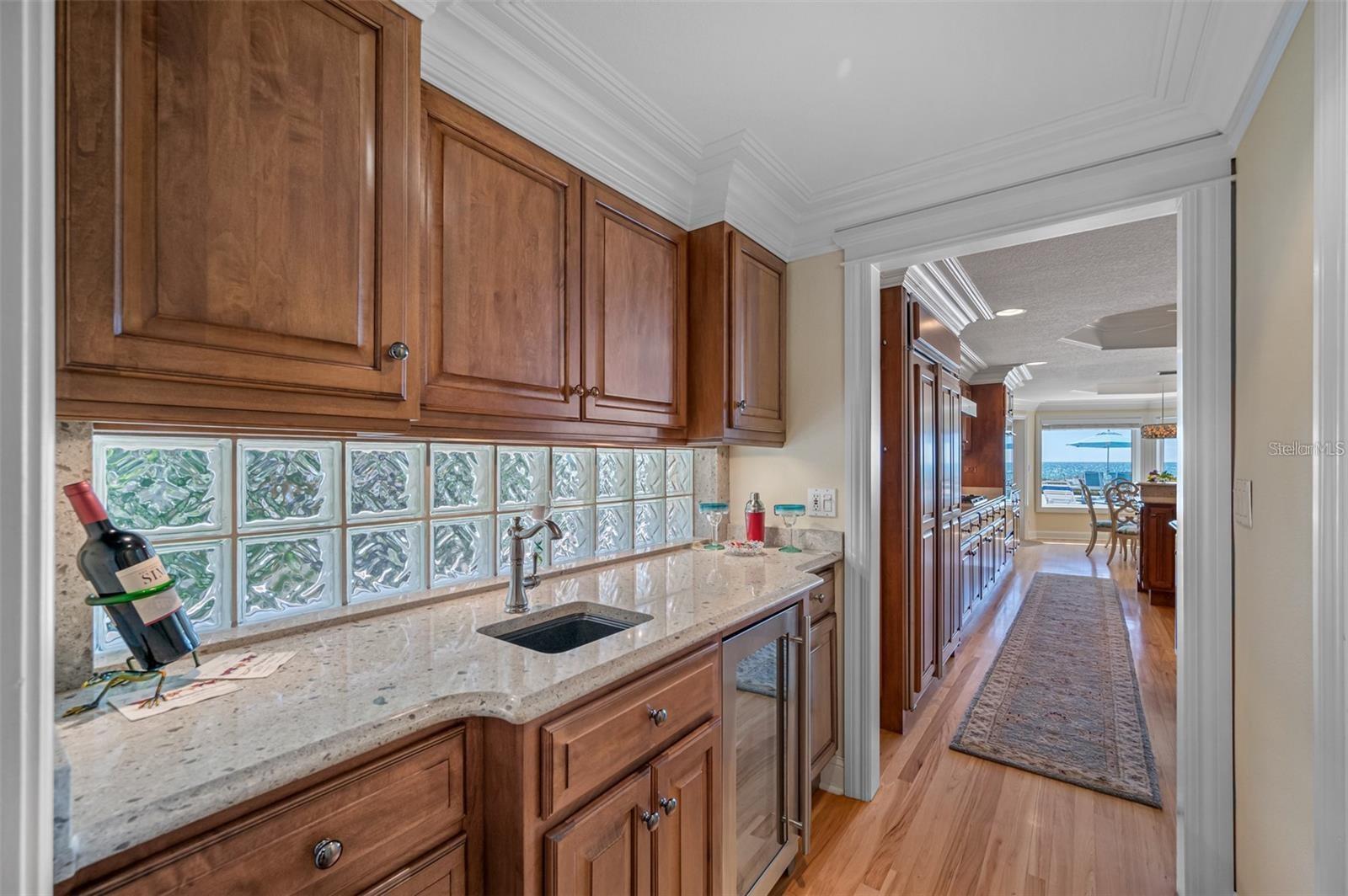 LONE PALM BEACH - Residential