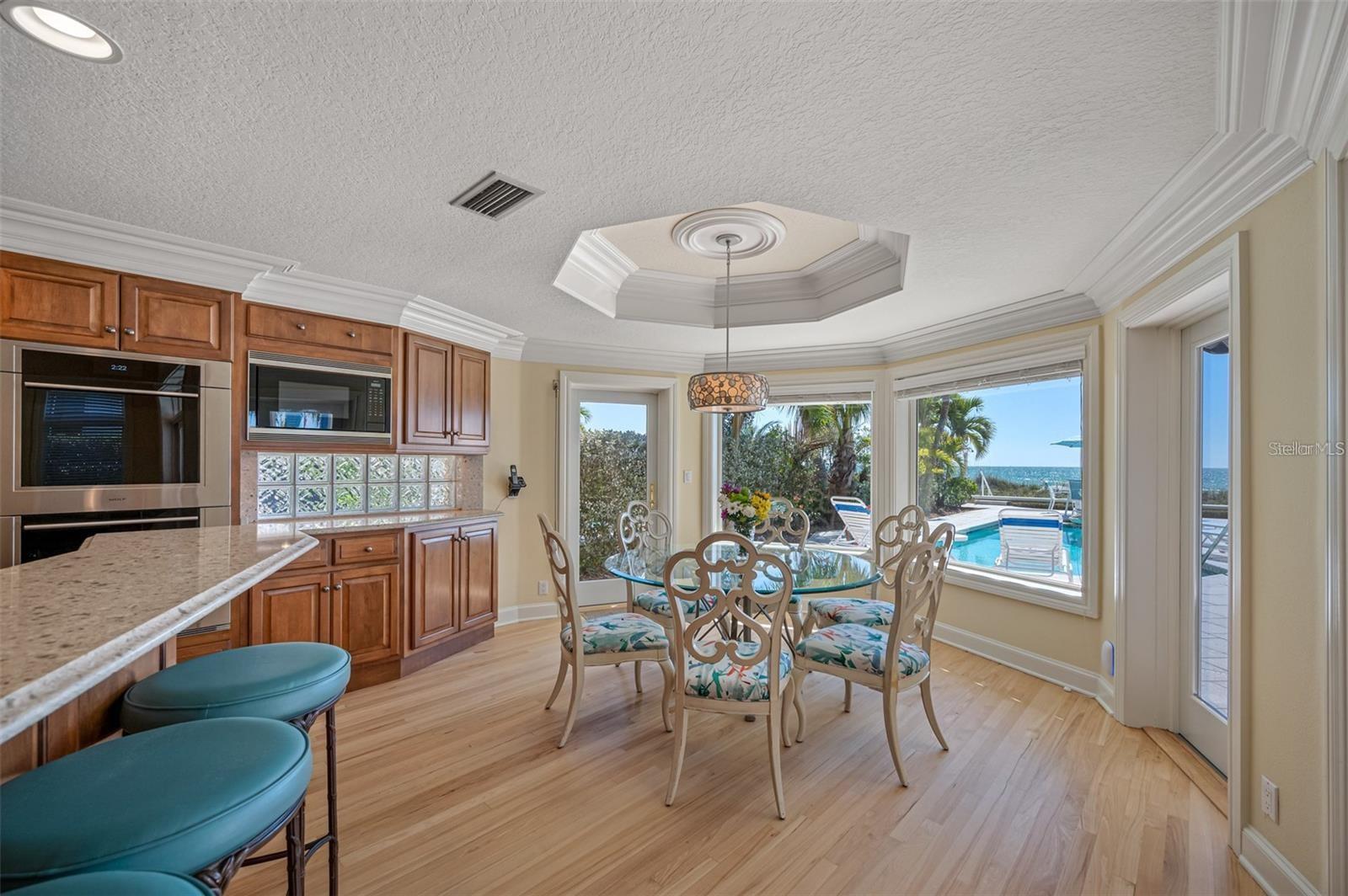 LONE PALM BEACH - Residential