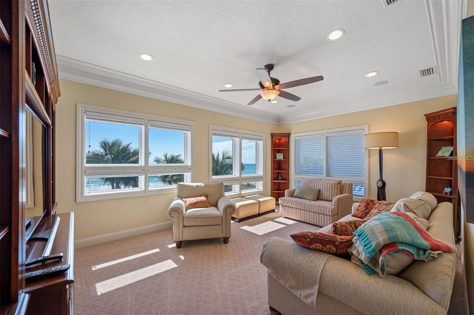 LONE PALM BEACH - Residential