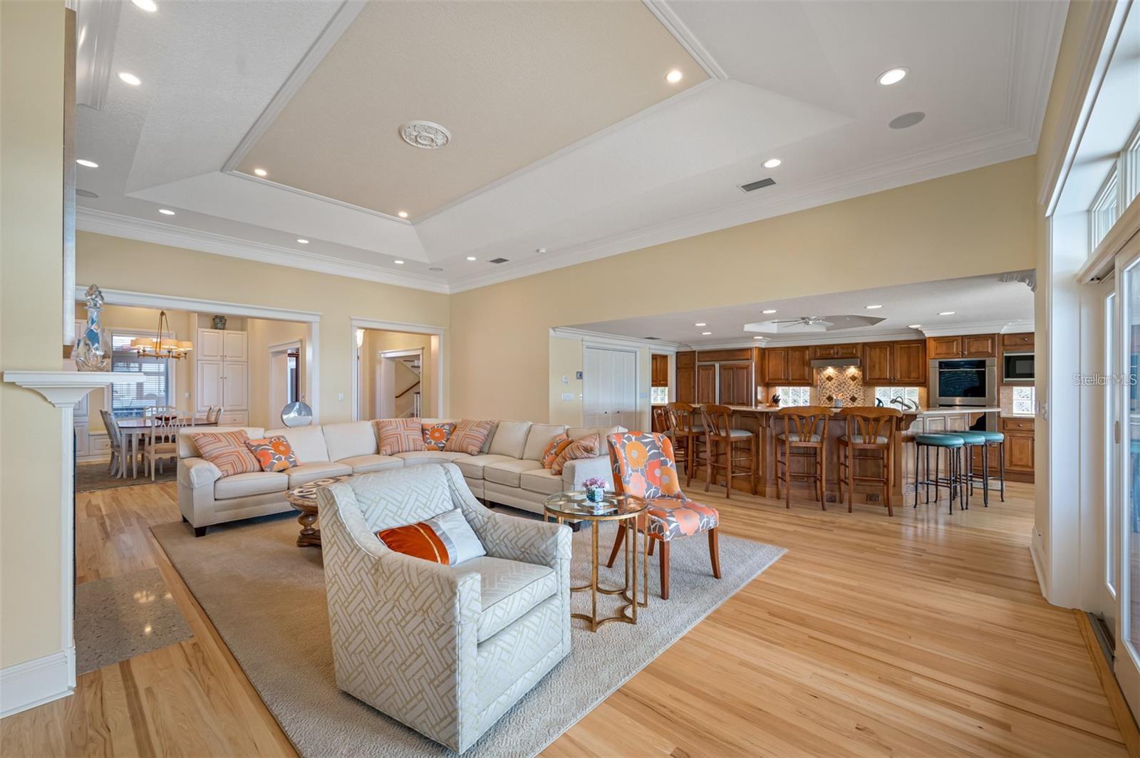 LONE PALM BEACH - Residential