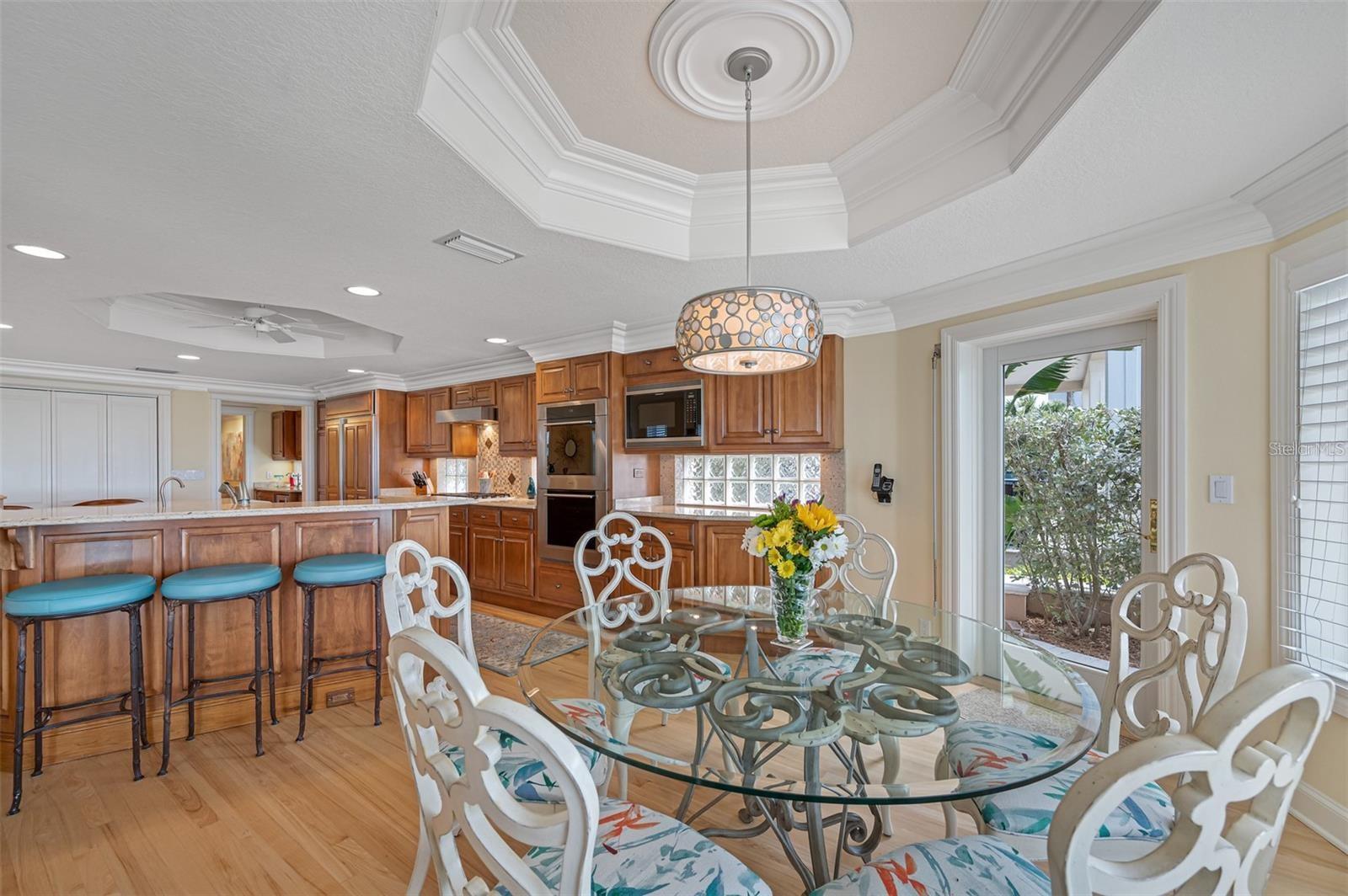 LONE PALM BEACH - Residential