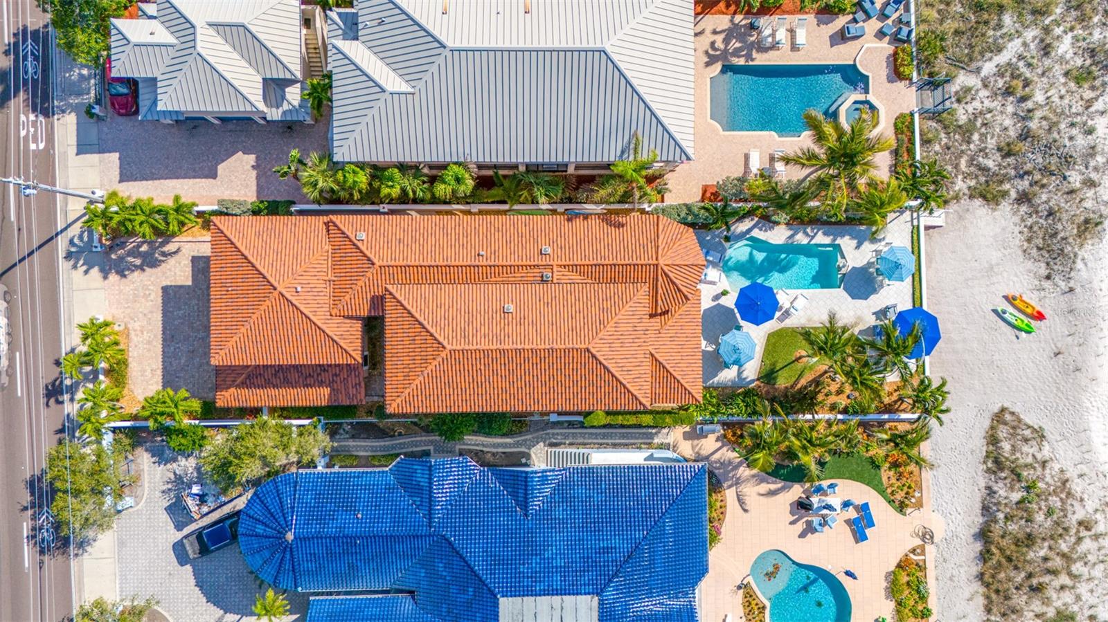 LONE PALM BEACH - Residential