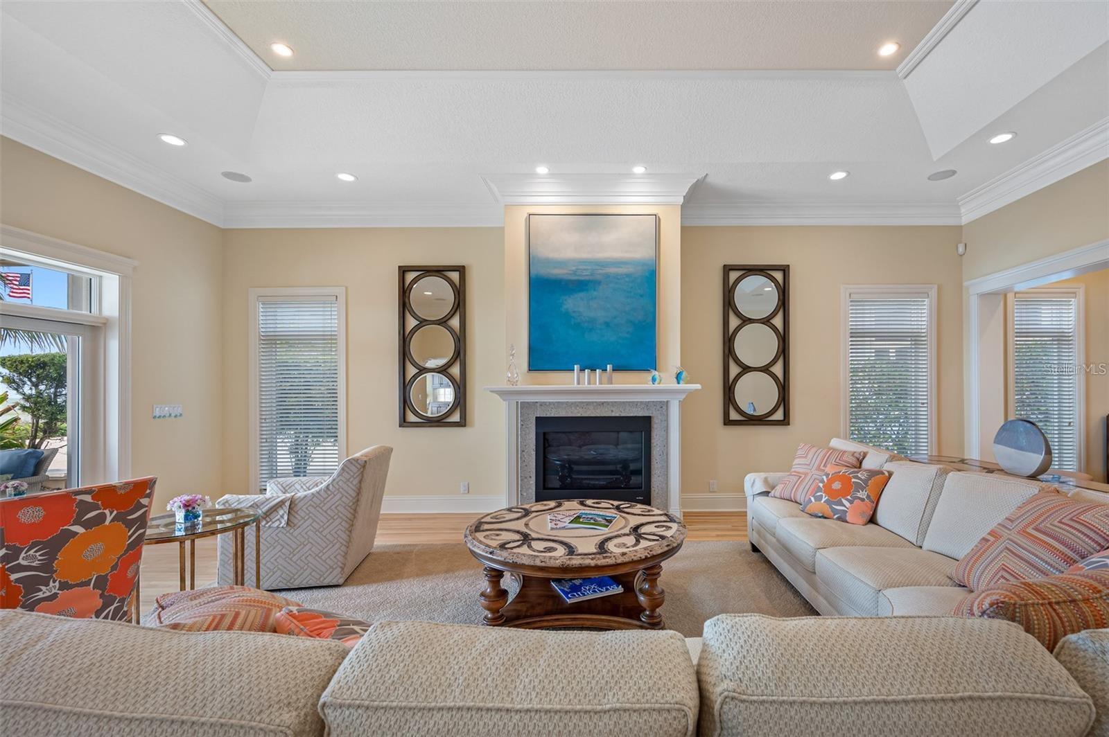 LONE PALM BEACH - Residential